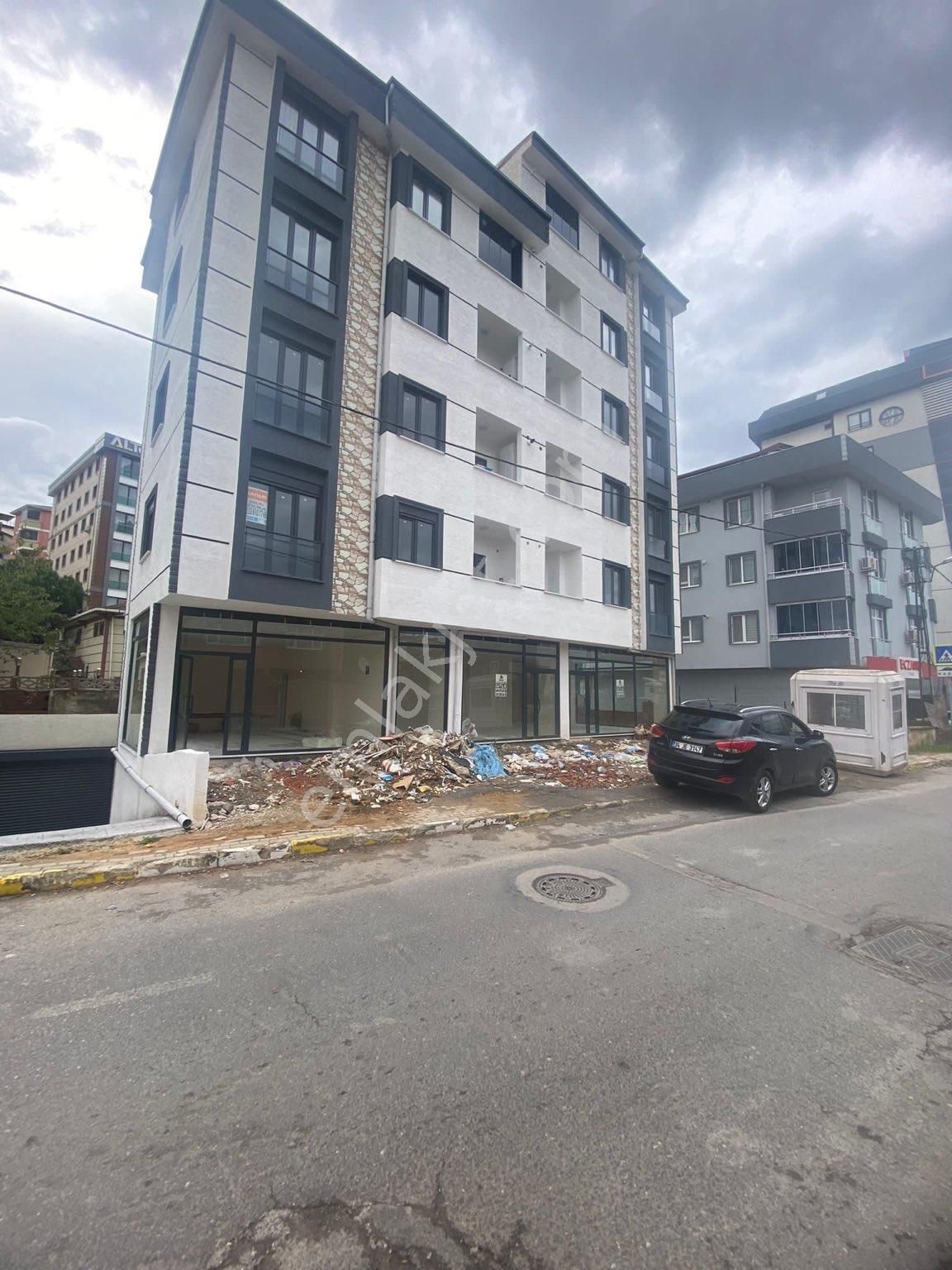 Pendik Orhangazi Satılık Dükkan & Mağaza Esenyalıda satılık geniş dükkan