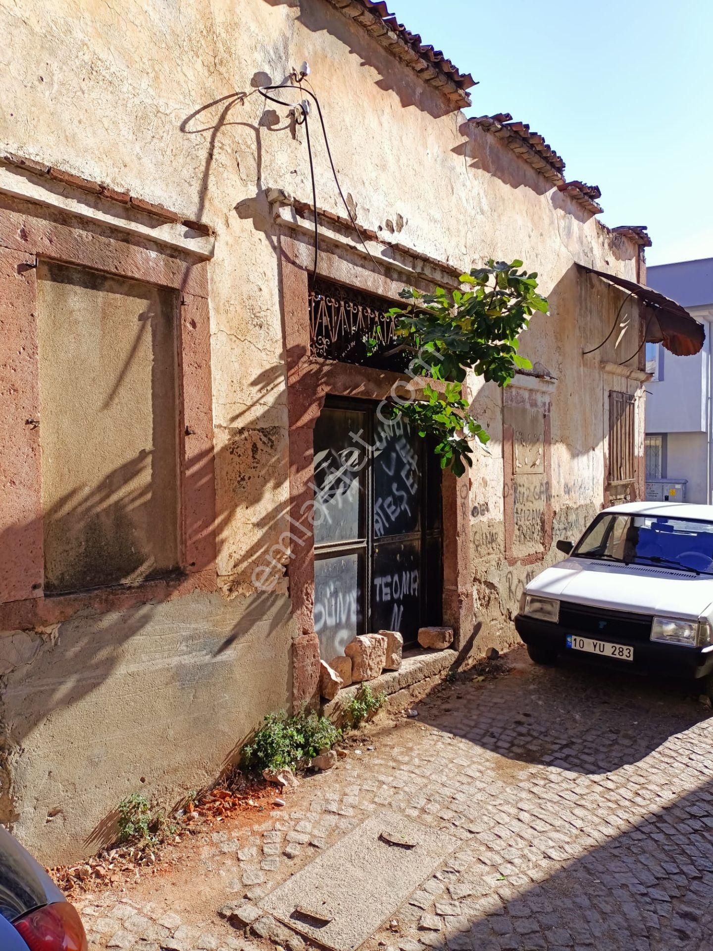 Ayvada'dan Ayvalık Merkez’de 2 Katlı Taş Rum Evi - Görsel 6