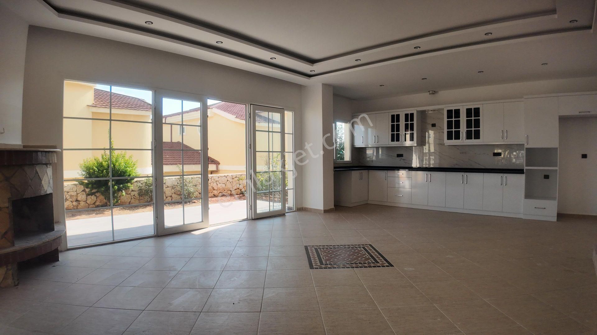 Kızkalesi'nde 5+2 Full Deniz Manzaralı Satılık Triplex Villa - Görsel 20