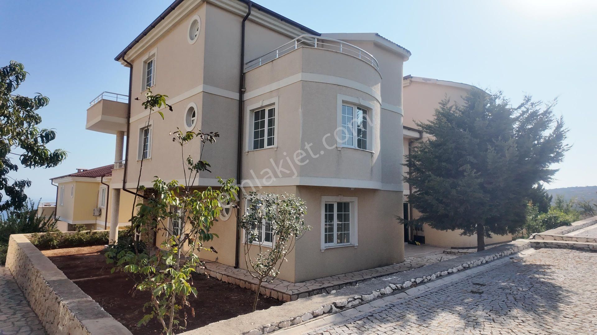 Kızkalesi'nde 5+2 Full Deniz Manzaralı Satılık Triplex Villa - Görsel 3