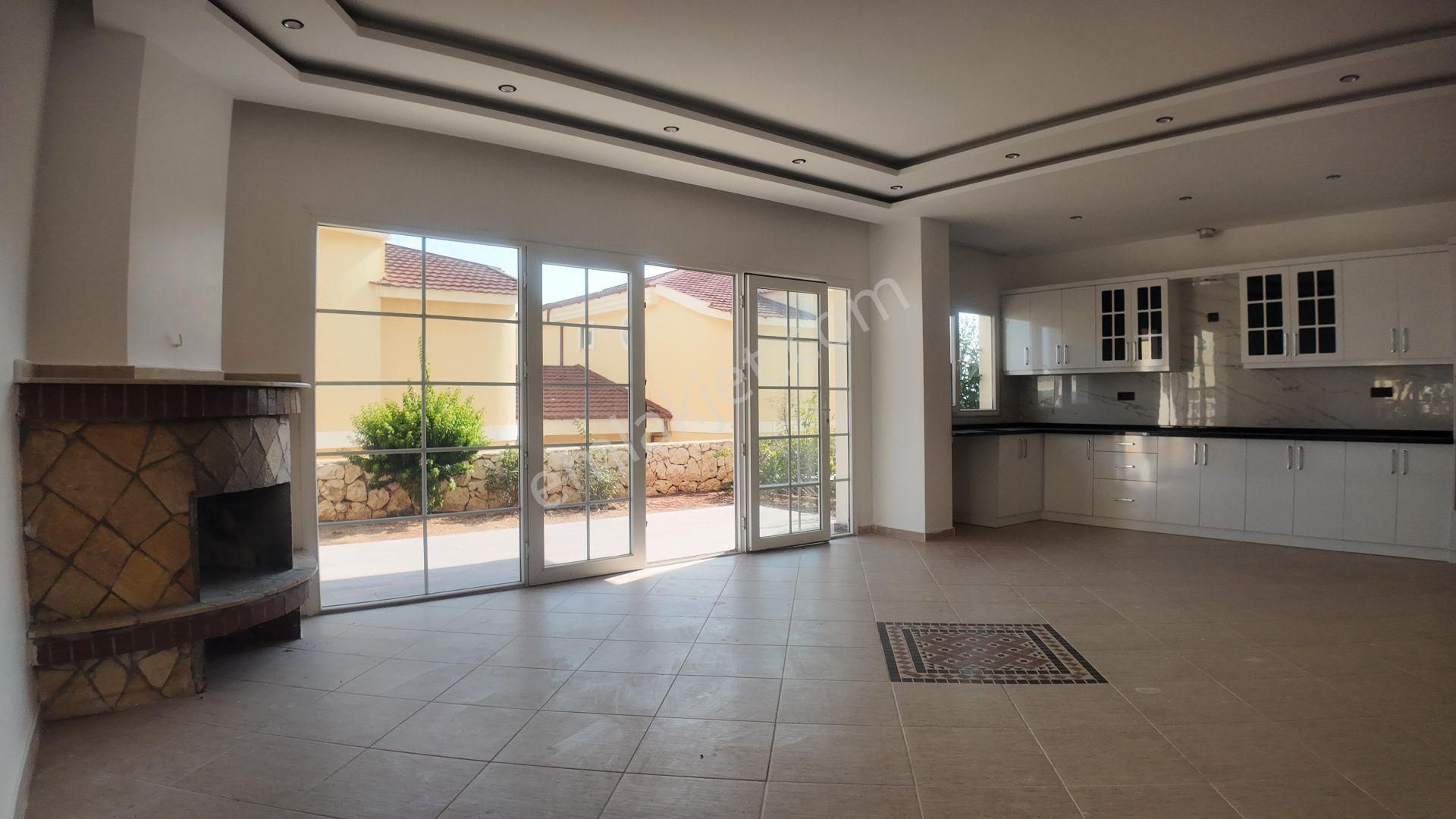 Kızkalesi'nde 5+2 Full Deniz Manzaralı Satılık Triplex Villa - Görsel 21