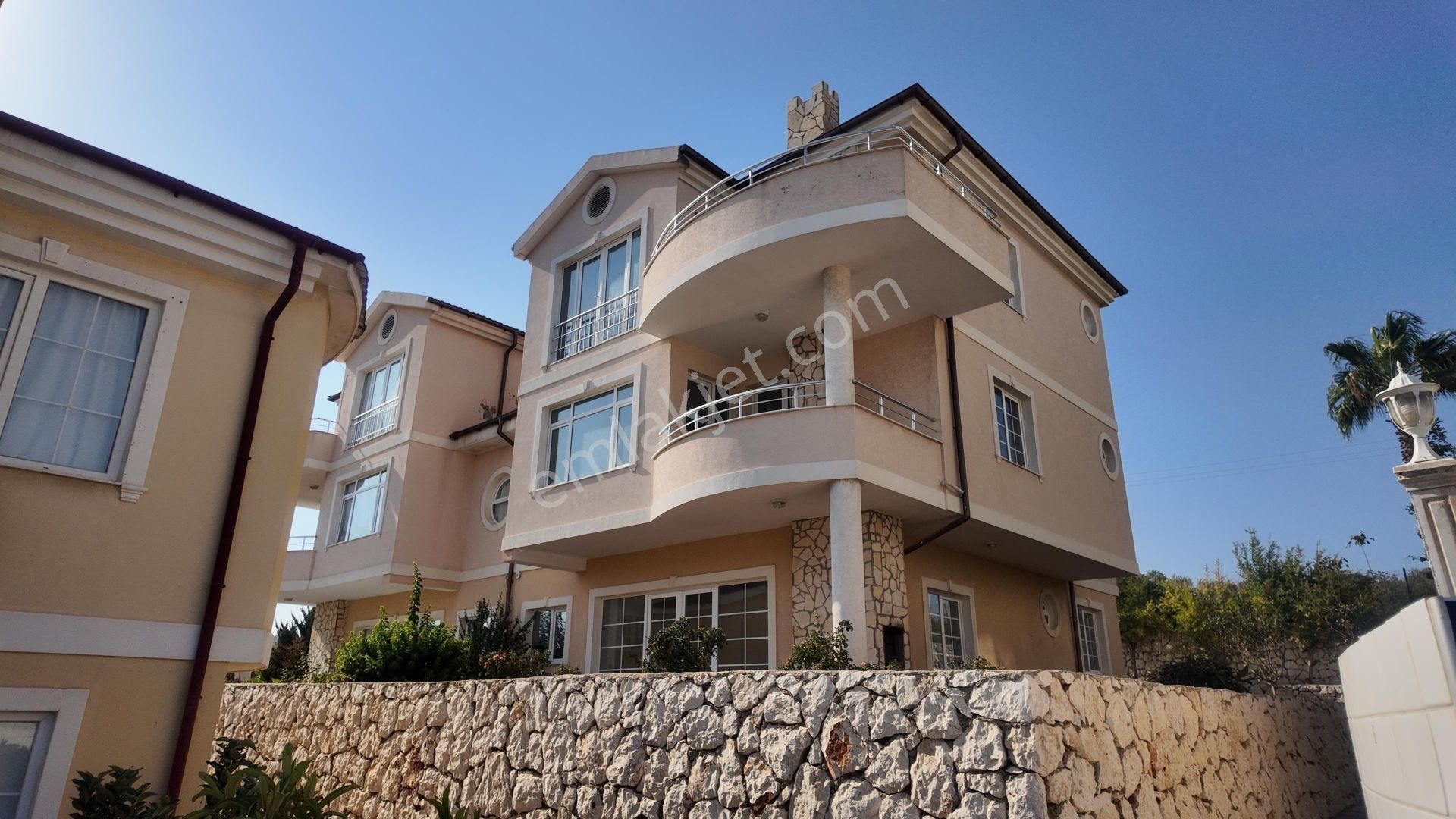 Kızkalesi'nde 5+2 Full Deniz Manzaralı Satılık Triplex Villa - Görsel 4