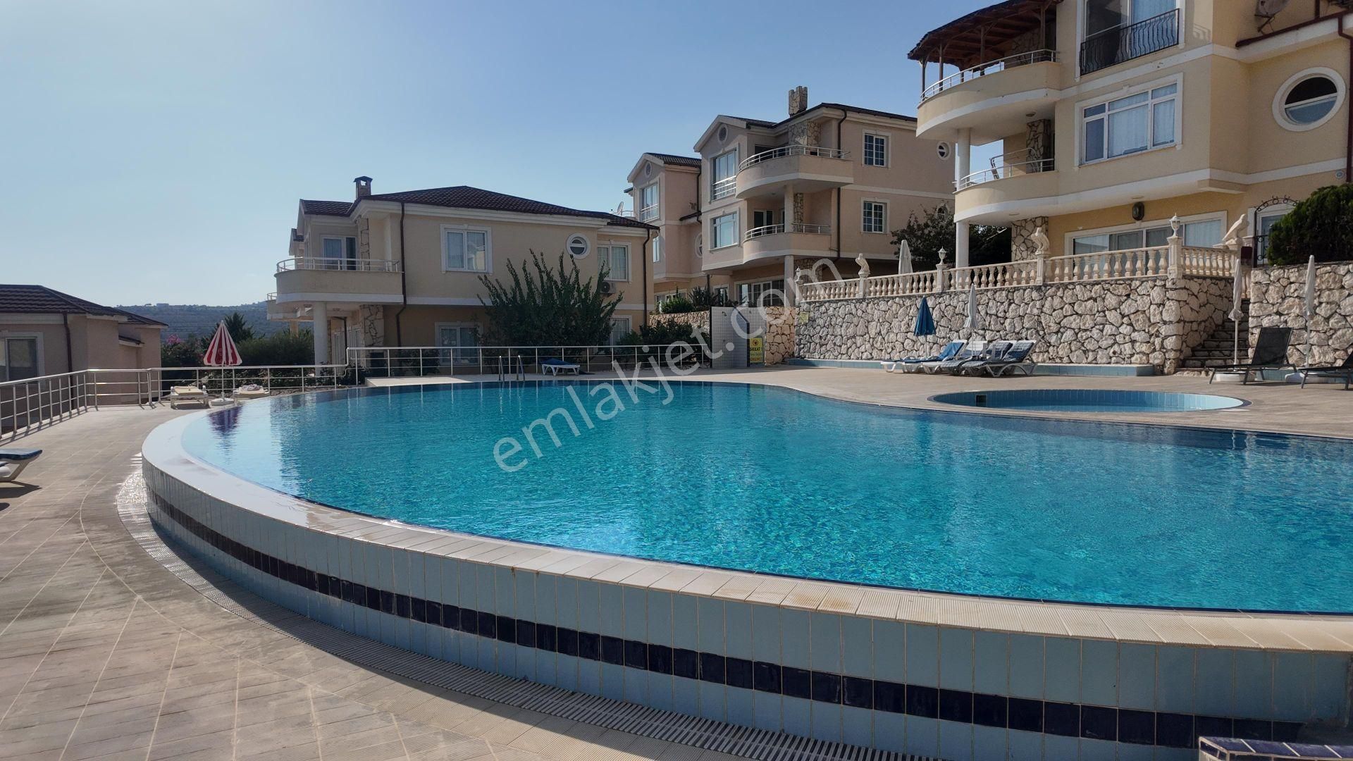 Kızkalesi'nde 5+2 Full Deniz Manzaralı Satılık Triplex Villa