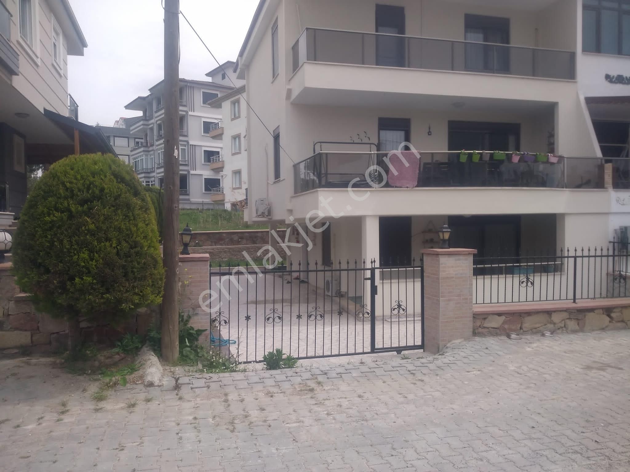 Ayvalık Küçükköy Satılık Villa  AYVADA'DAN SARIMSAKLI'DA TRİPLEKS VİLLA