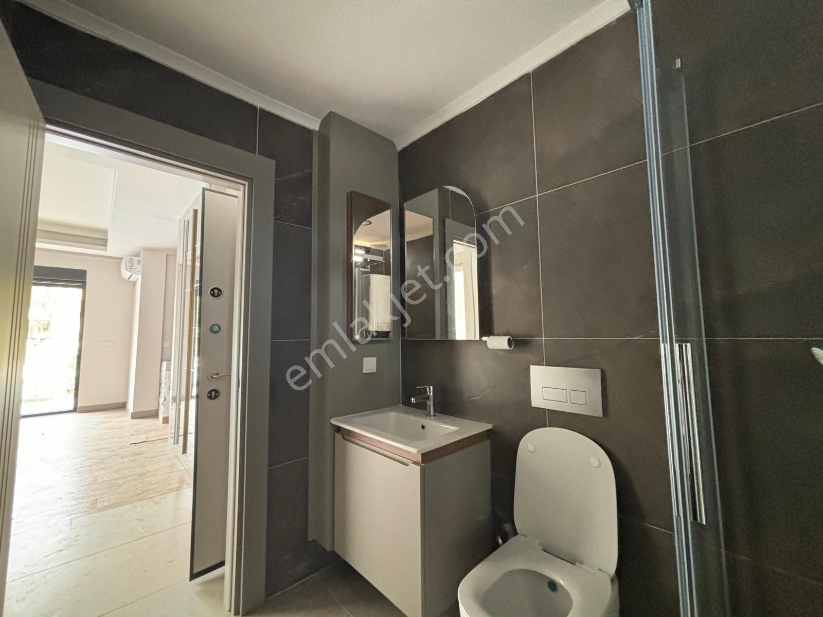 Side Merkezde Denize Yakın Site İçinde Satılık Lüx 1+1 Daire!!!! - Görsel 3