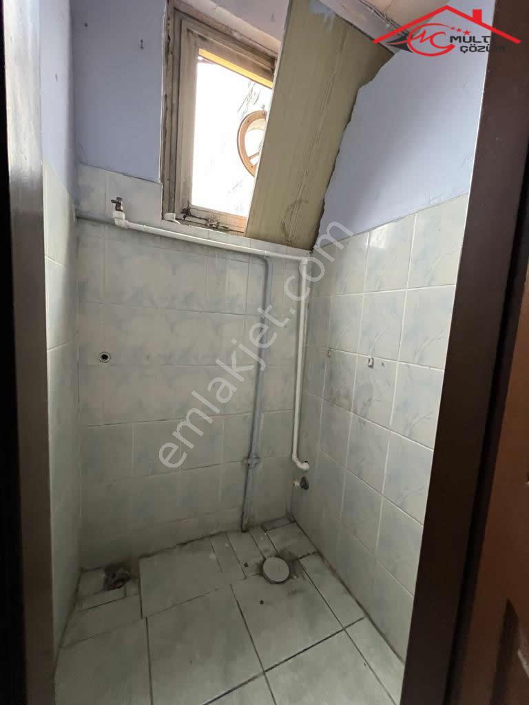Yenibosna Yıldırım Beyazıt Caddesi İş Hanında Kiralık İşyeri Ofis Büro Yangın Merdivenli Asansörlü - Görsel 14