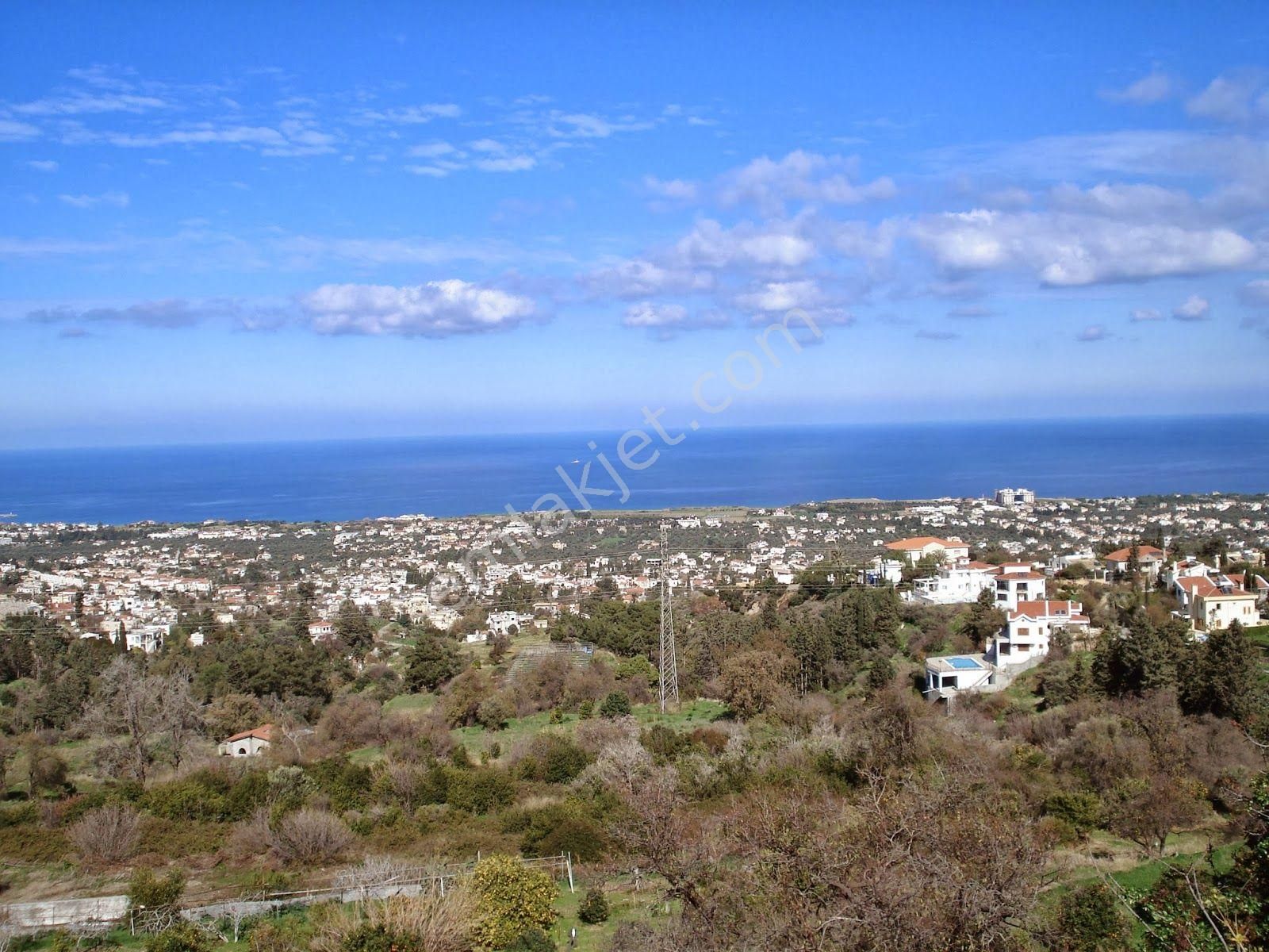 Girne Beylerbeyi Köyü Satılık Konut İmarlı Girne Bellapais'te Muhteşem Full Deniz Manzaralı 3850 M2 Satılık Arsa İmarlı