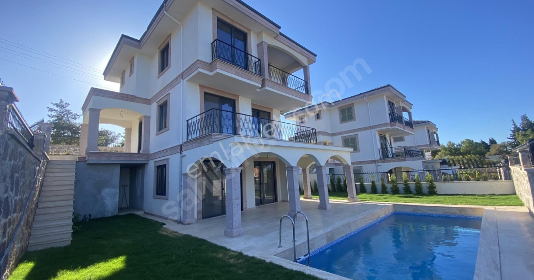 Ayvalık Mithatpaşa Satılık Villa  BALIKESİR AYVALIK CUNDA DA SATILIK MUHTESEM VİLLALAR