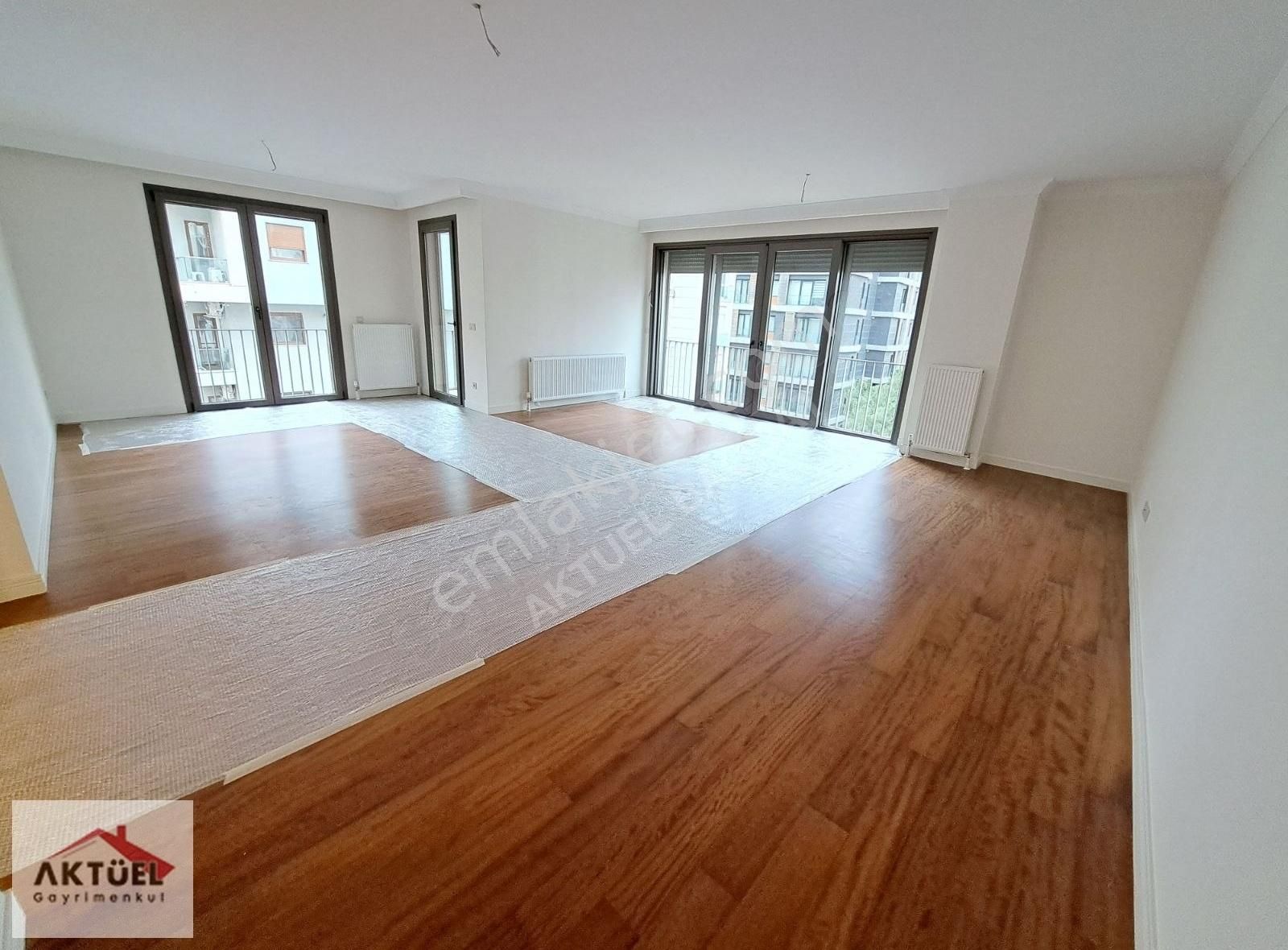 Kadıköy Erenköy Satılık Daire ERENKÖYDE BAĞDAT CADDESİNE YAKIN 235M2 ÇİFT BALKONLU 4.5+1 DAİRE