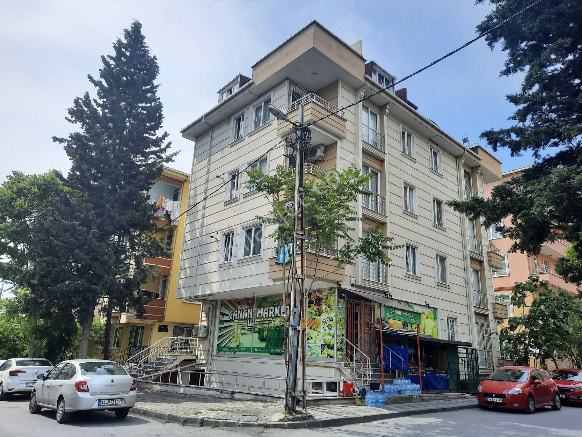 Ümraniye Çamlık Satılık Daire  ÇAMLIK' TA 3+1 135 m2 3. KAT KOMBİLİ ASANSÖRLÜ TERASLI FERAH TEMİZ ÇATI DUBLEX