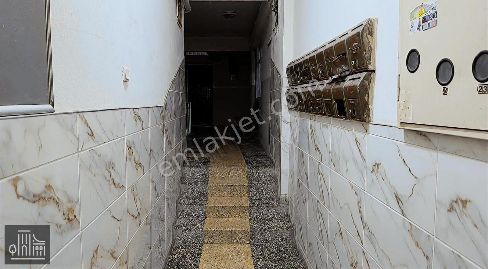 Karabağlar Kazım Karabekir Satılık Daire MERKEZ CAMİ YAKINI 3+1 125M2 D.GAZLI ARAKAT GENİŞ BAKIMLI DAİRE