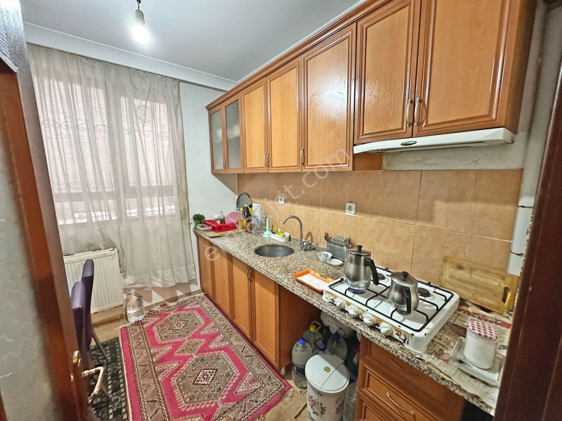 Mamak Altıağaç Satılık Daire  MAMAK BELEDİYE YAKININDA MERKEZİ KONUMDA SATILIK 2+1 DAİRE