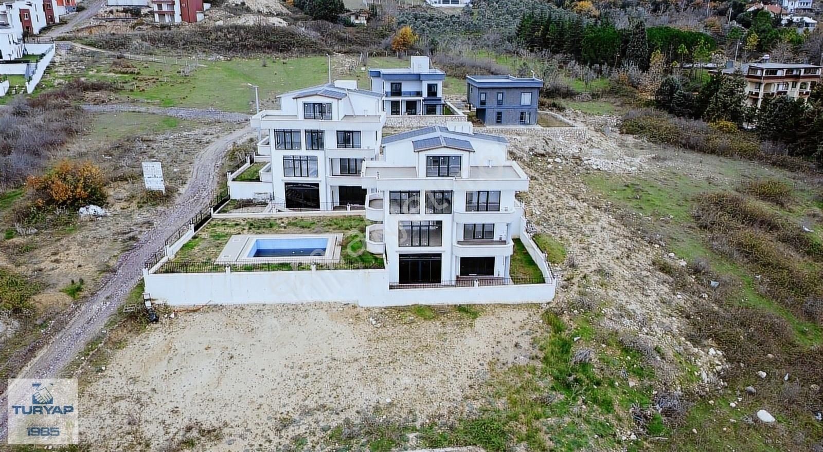 Termal Akköy Köyü Satılık Villa TURYAP SONER'DEN DENİZ MANZARALI, MÜSTAKİL, HAVUZLU YENİ VİLLA