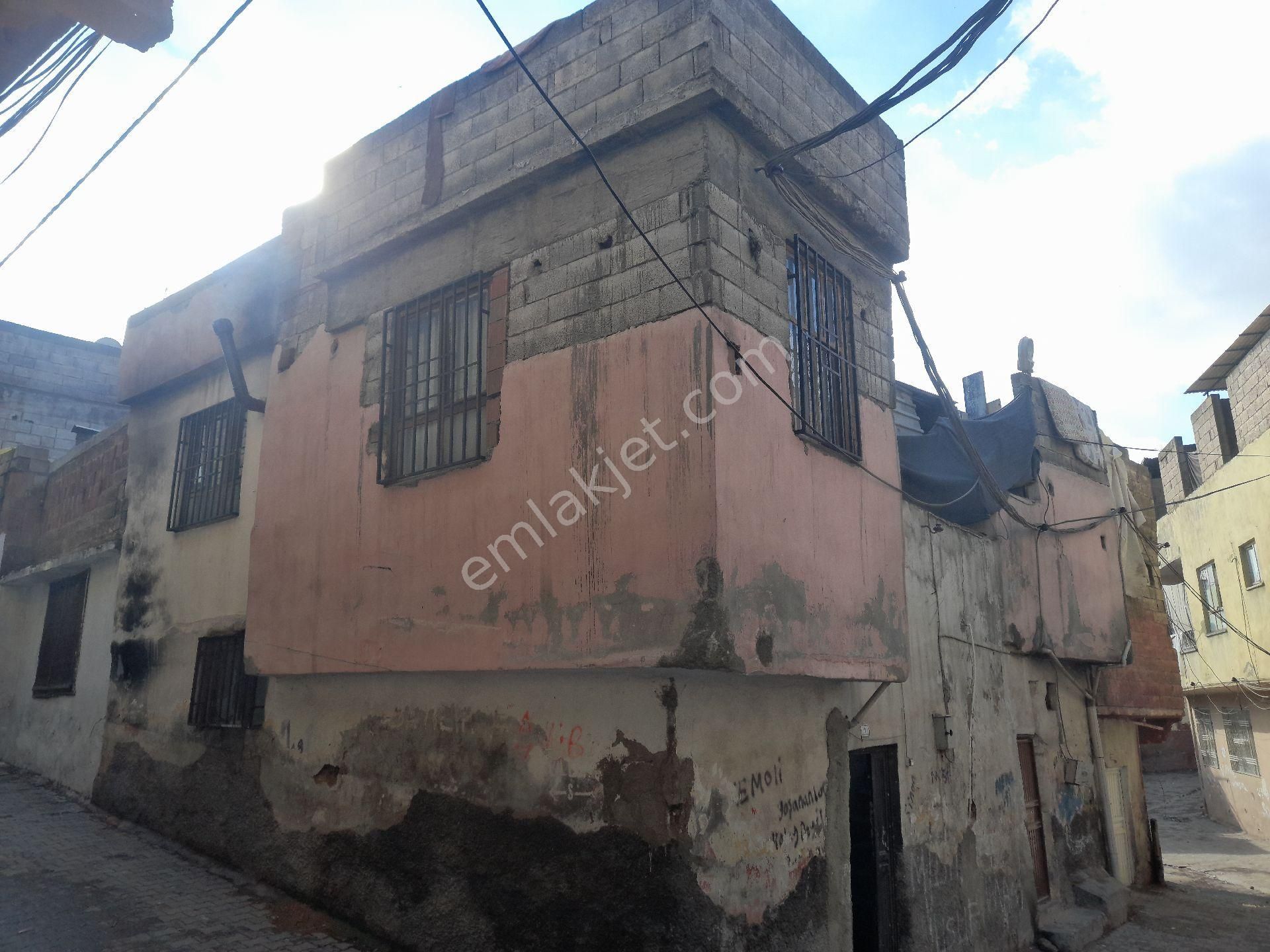 Haliliye Bağlarbaşı Satılık Daire Doğum Evi karşısı 2 katlı müstakil evİN 2 katı satılık 400.000