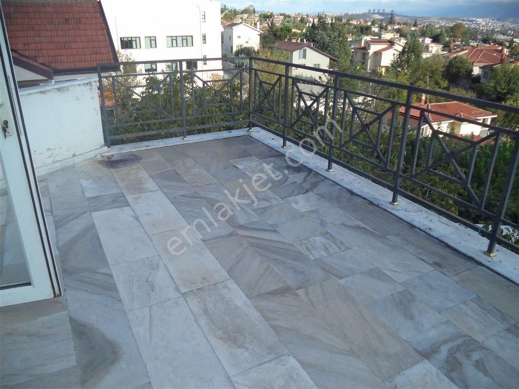 Mudanya Bademli'de Satılık 8+2 Merkezde Bakımlı Villa - Görsel 16