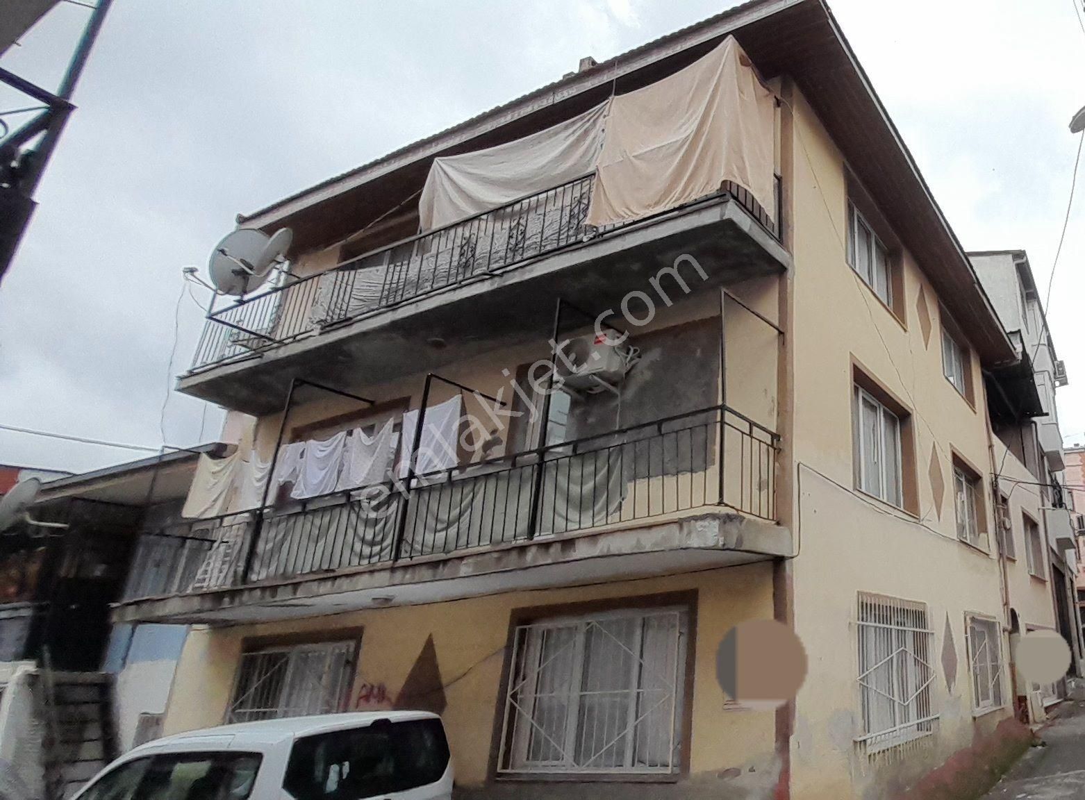 Karabağlar Sarıyer Satılık Bina KOMPLE SATILIK ÇİFT CEPHE TERASLI 4 DAİRE + 1 DÜKKAN KUPON UYGUN BİR AİLE BİNASI 