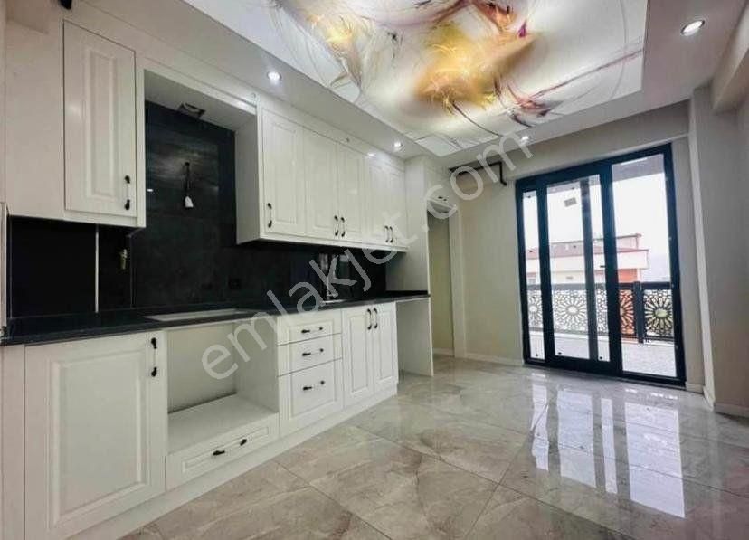 Beylikdüzü Kavaklı Satılık Daire  BEYLİKDÜZÜ KAVAKLI'DA LÜX VE GENİŞ 3+1 ACİL SATILIK DAİRE