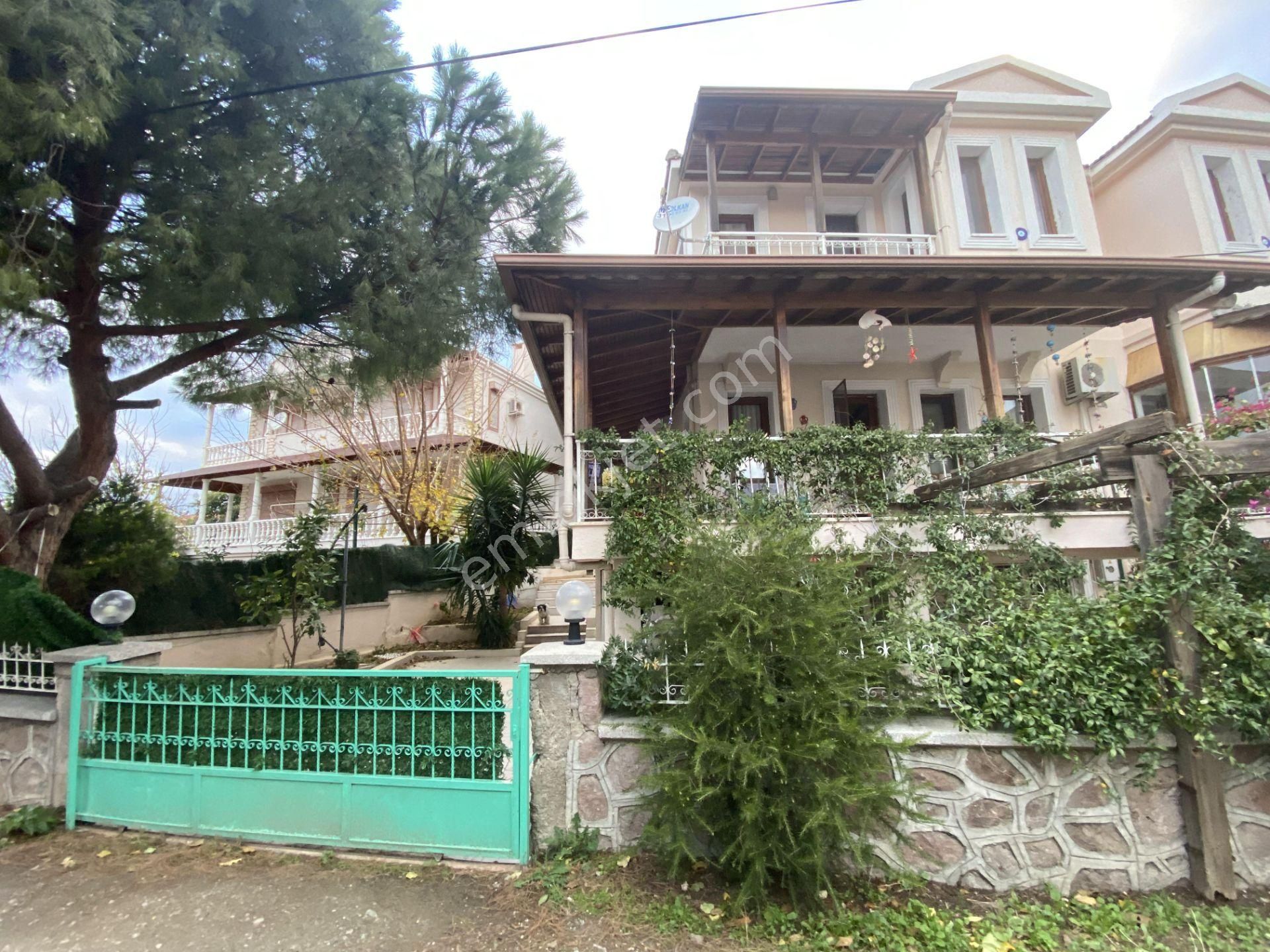 Ayvalık Mithatpaşa Satılık Villa  BALIKESİR AYVALIK CUNDA DA SATILIK TRİPLEKS VİLLA.