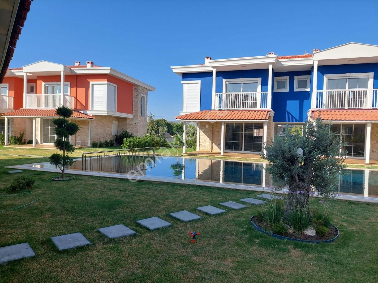 Kuşadası Davutlar Satılık Villa  KUŞADASI DAVUTLAR DA MERKEZİ KONUMDA SATILIK VİLLA