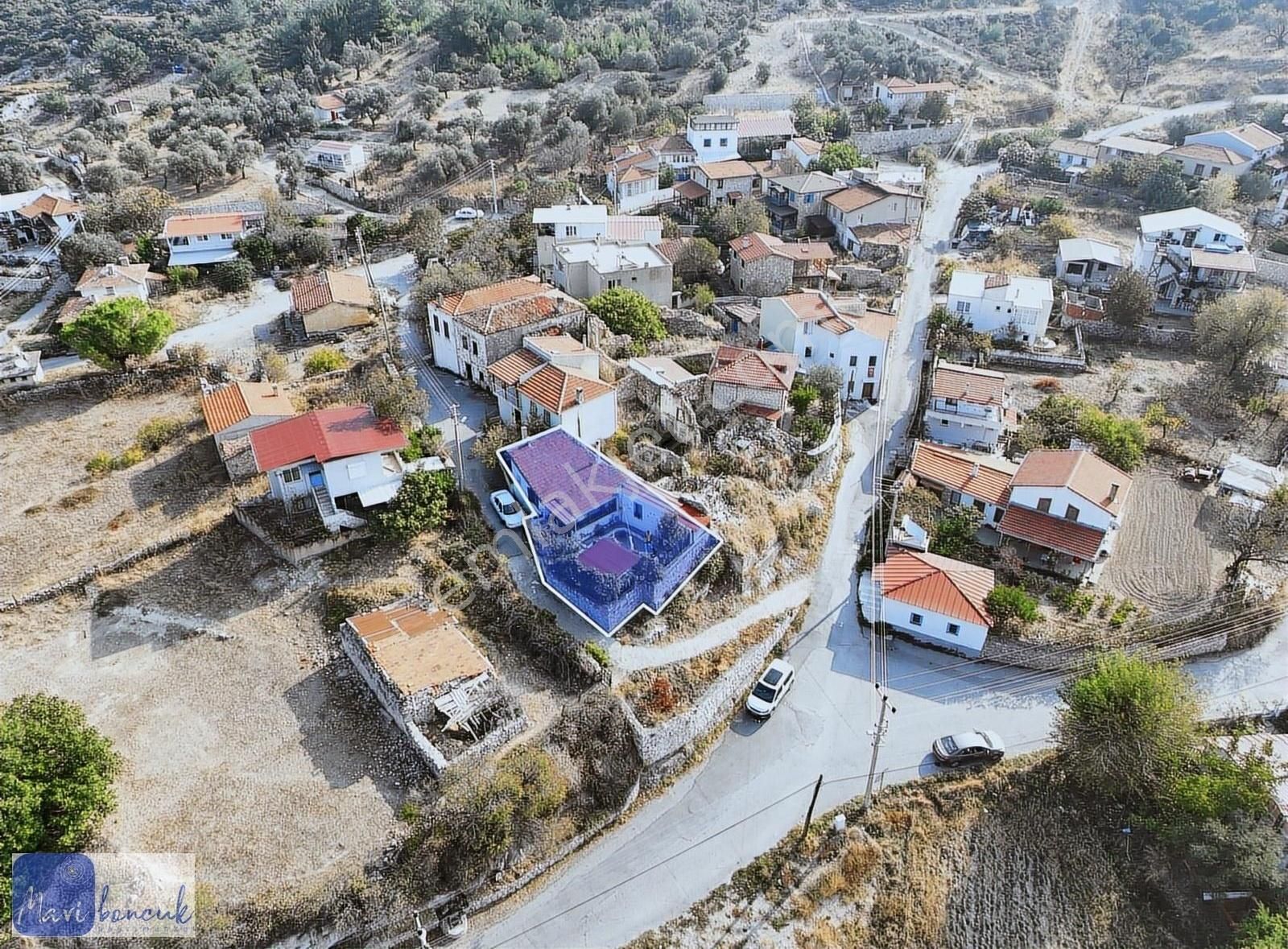 Karaburun Mordoğan Satılık Müstakil Ev MORDOĞAN KÖYÜNDE BAHÇELİ MÜSTAKİL EV