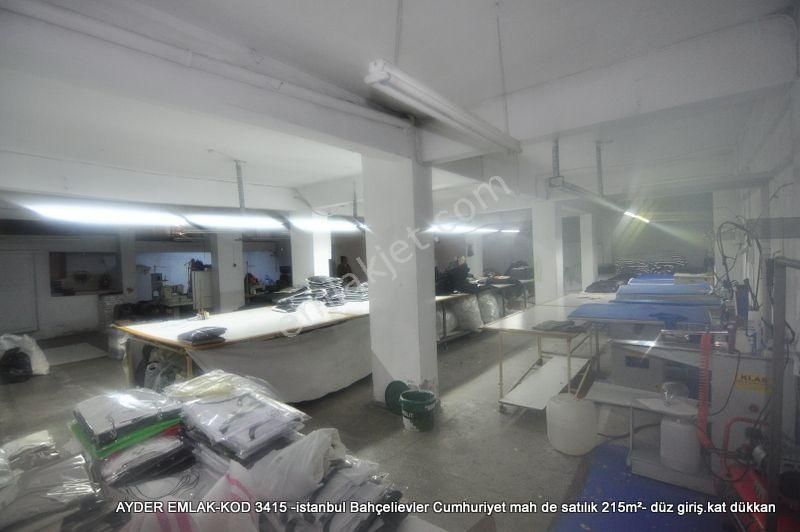 İstanbul Bahçelievler Cumhuriyet Mah De Satılık 215m²- Düz Giriş.kat Dükkan - Görsel 2