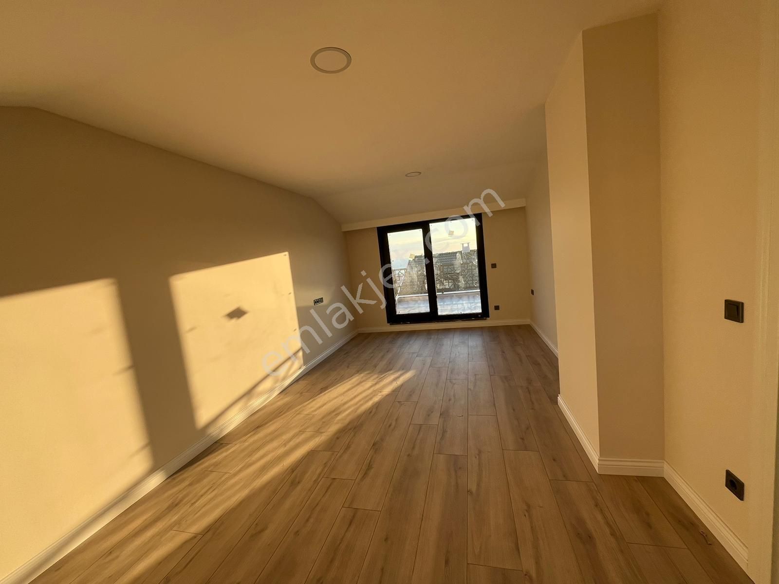 Büyükçekmece Kumburgaz Da 6+2 Satılık Villa Full Deniz Manzaralı - Görsel 6