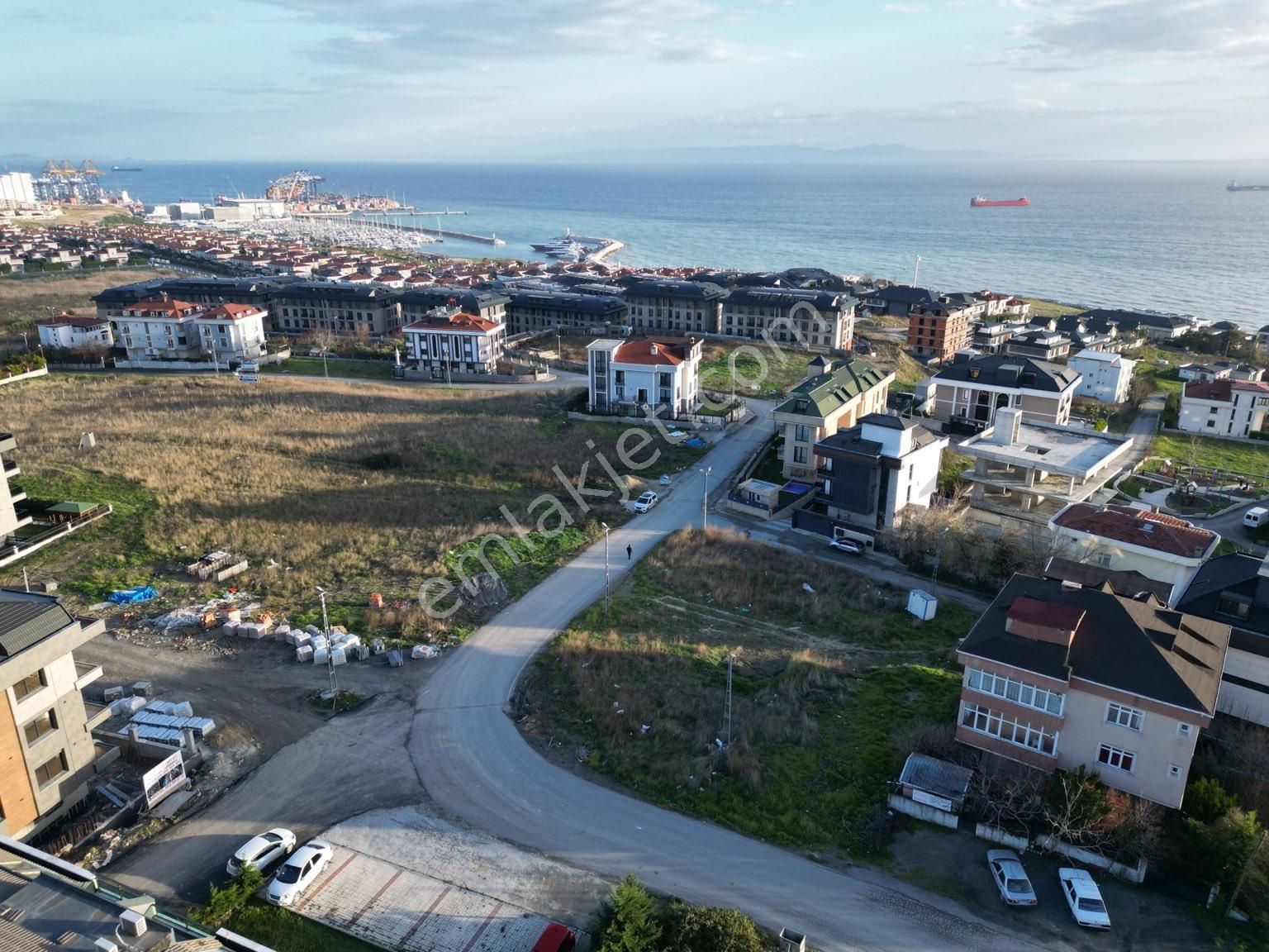 Beylikdüzü Marmara Satılık Konut İmarlı BEYLİKDÜZÜ MARİNAYA ÇOK YAKIN KONUMDA 635 m2 İMARLI ARSA