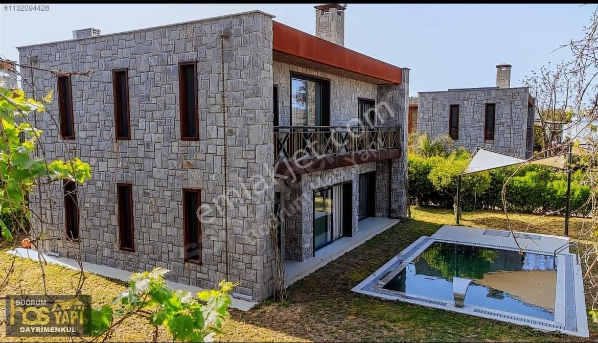 Bodrum Geriş Denize Sıfır Satılık Villa Bodrum Has Gayrimenkulden Yalıkavak'ta Denize 50 Metre Lüx Villa