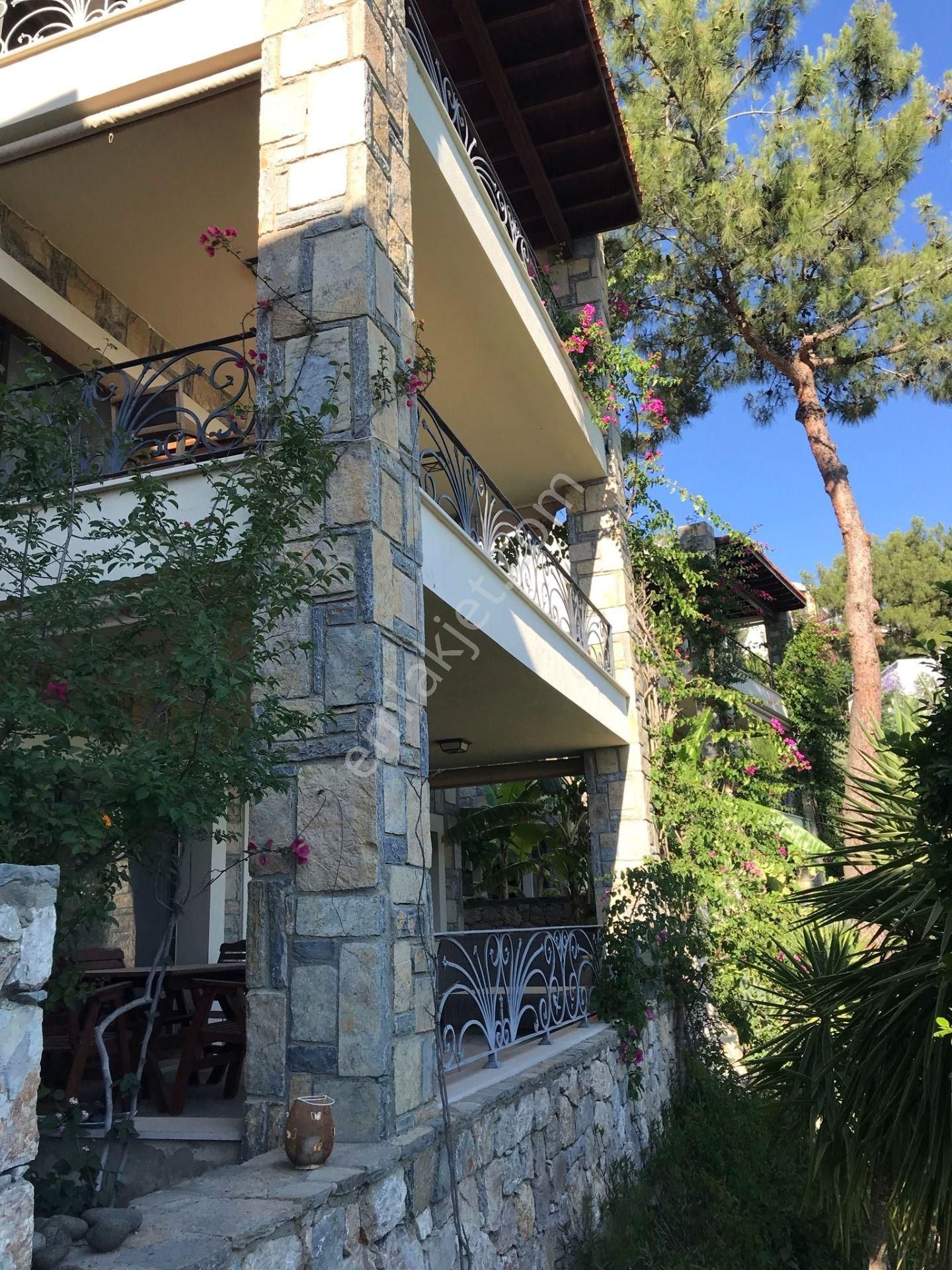 Merkezi Konumda Havuzlu Güvenlikli Sitede 2+1 Satılık Daire - Görsel 32