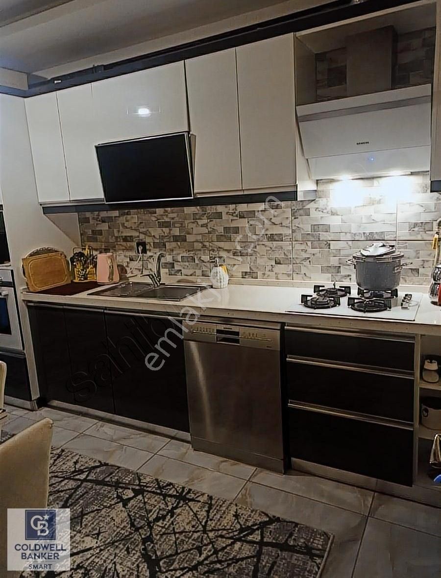 Gaziemir Yeşil Satılık Daire GAZİEMİR'DE LÜKS 3+1 DAİRE