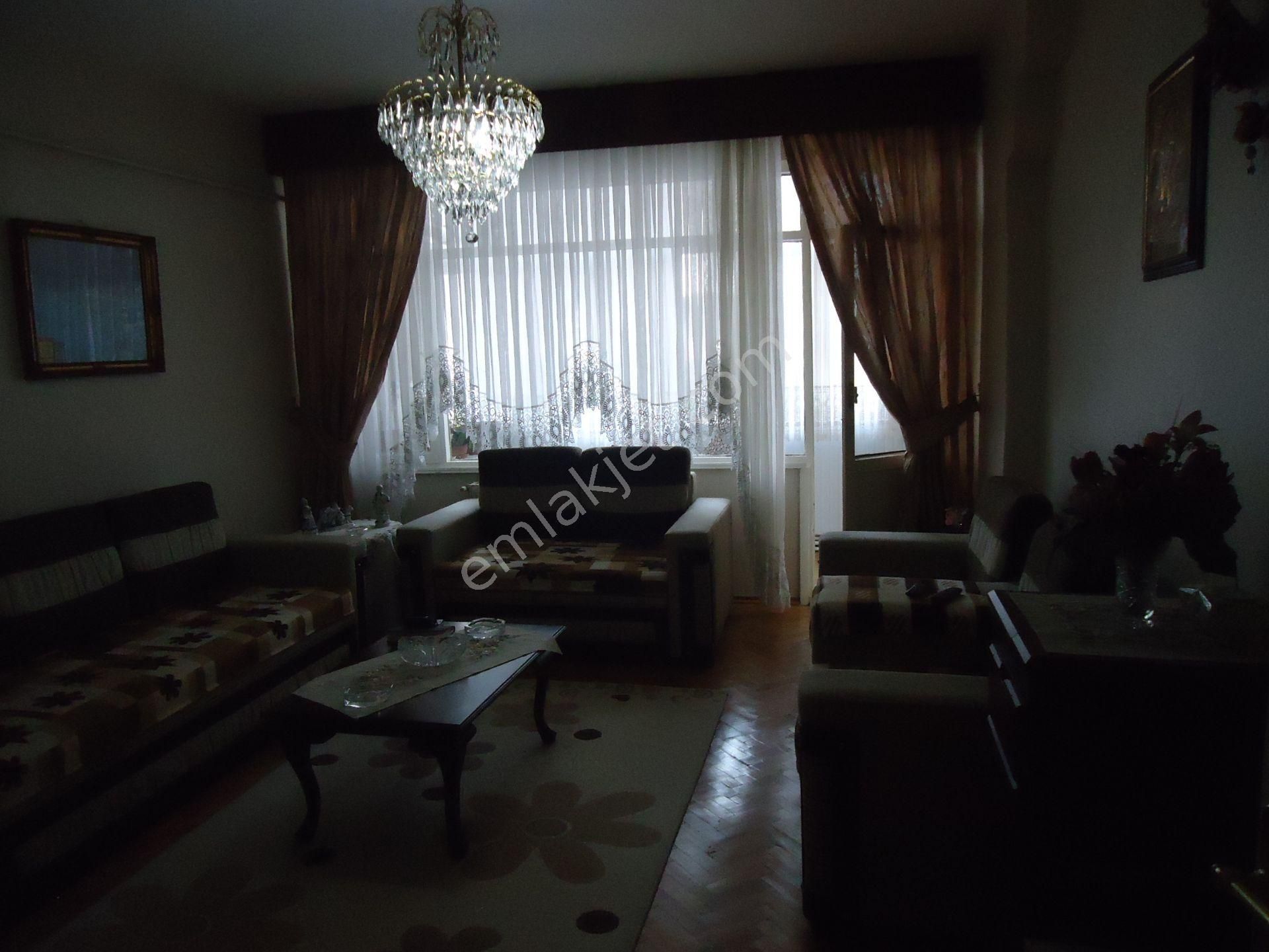 Bahcelievler 'de Ev Arkadaşı Paylaşımlı Daire - Görsel 3