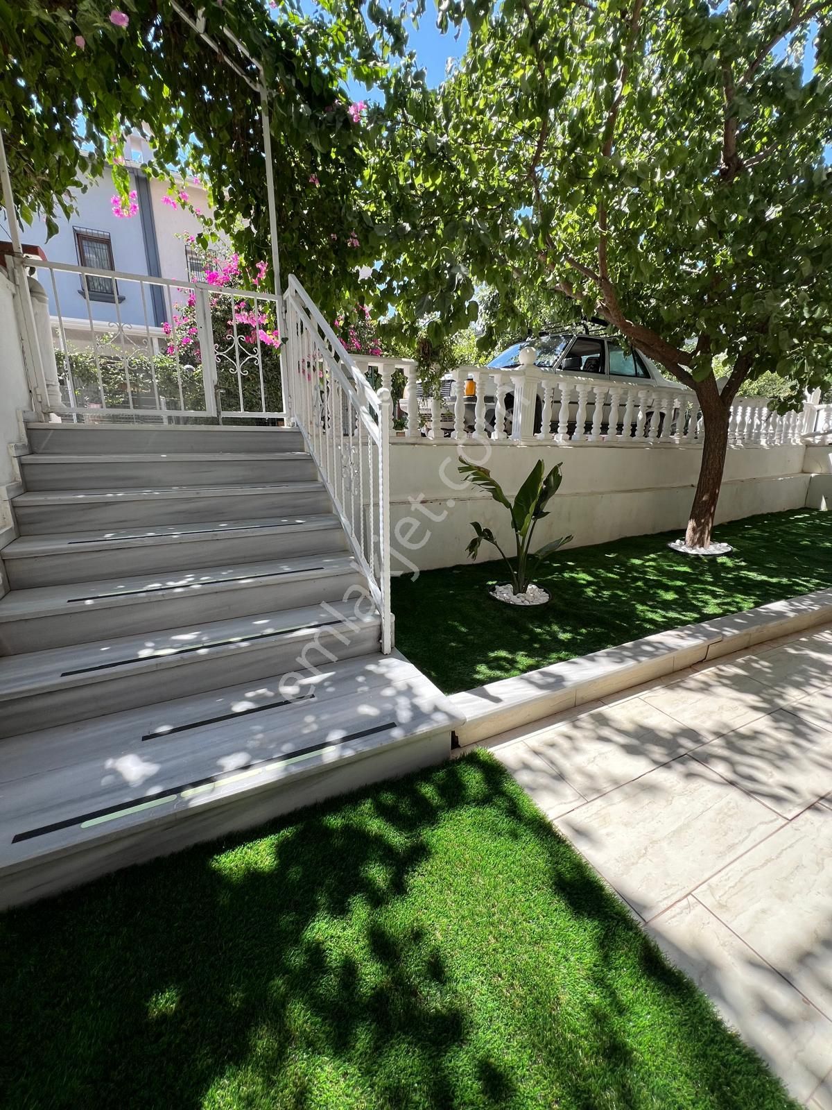 Didim Altıkum Sahil Plajına 300 Metre Satılık Bahçeli 2+1 Daire Video'lu İlan