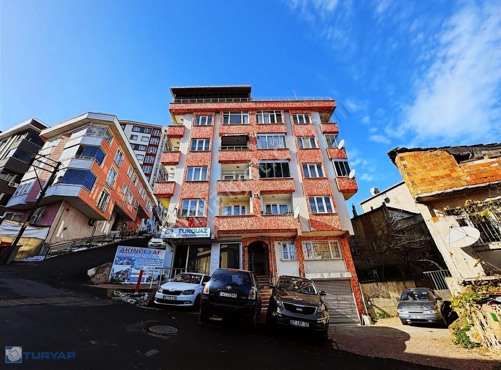 Eyüpsultan Silahtarağa Satılık Daire Eyüp Silahtarağa Mah.'de 4.Kat 4+1 160 m2 Satılık Dubleks Daire