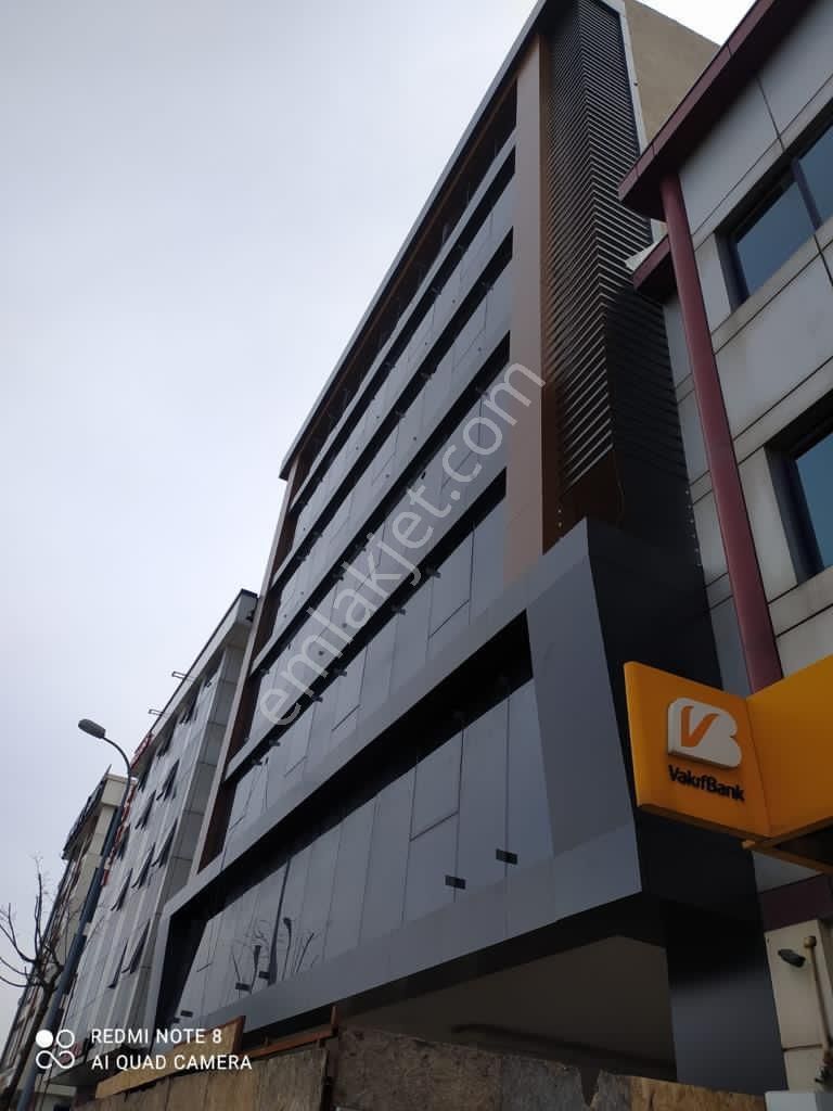 Ümraniye İstiklal Kiralık Ofis Ümraniye İstiklalde 5 Katlı Satılık Düşeş İş Yeri No:68