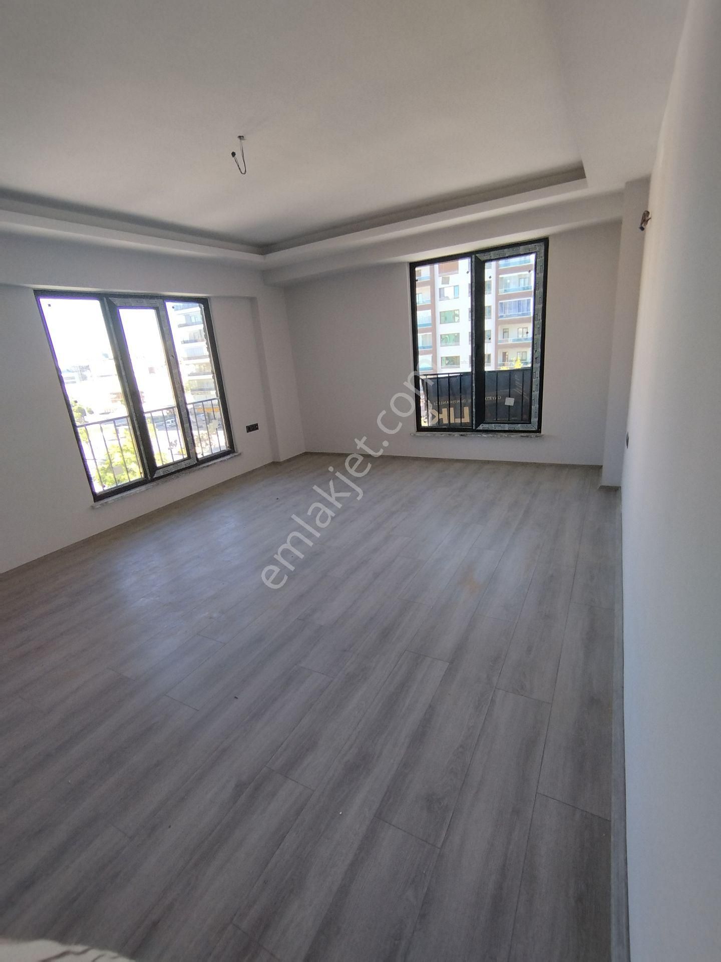 Selçuk,şeker,beyşehir Cd.ofis,güneş Görür,büro, 2+1,kapalı Garaj,ankastreli