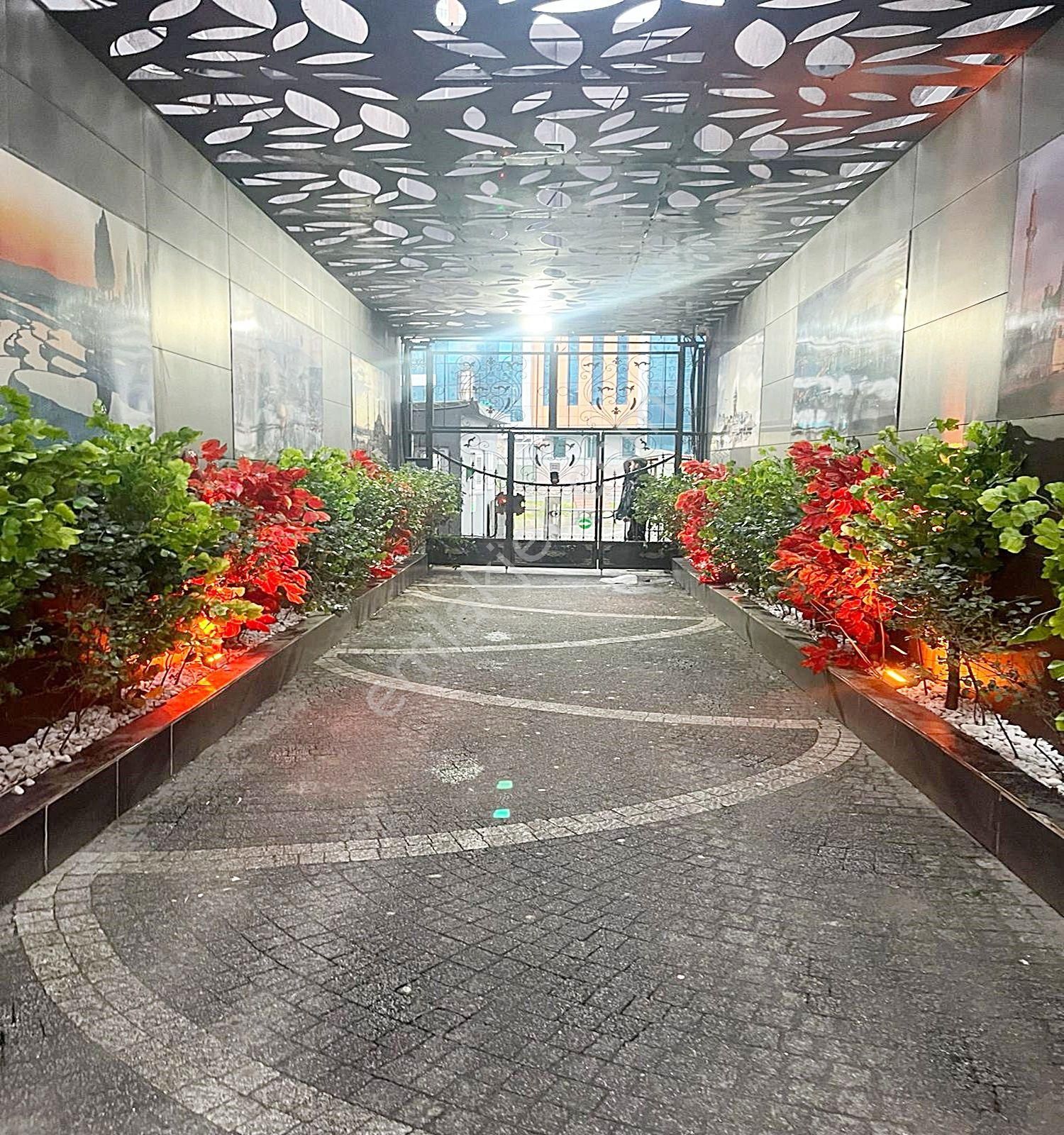 Beylikdüzü Bölgesinde Avm Metrobüs Çok Yakın Site İçinde 1+1 Satılık Fırsat Daire - Görsel 11