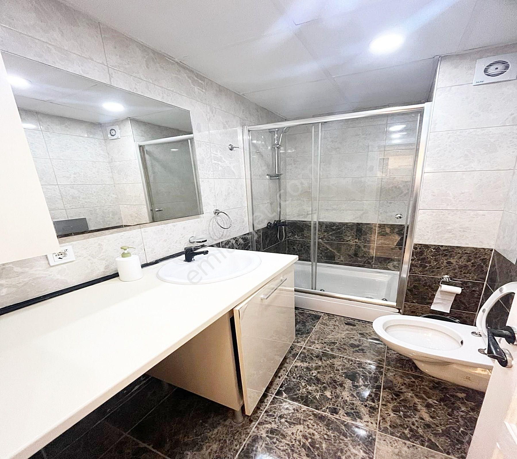 Beylikdüzü Bölgesinde Avm Metrobüs Çok Yakın Site İçinde 1+1 Satılık Fırsat Daire - Görsel 22