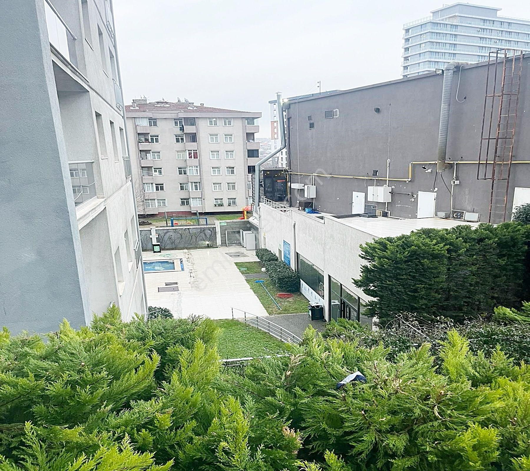 Beylikdüzü Bölgesinde Avm Metrobüs Çok Yakın Site İçinde 1+1 Satılık Fırsat Daire - Görsel 30