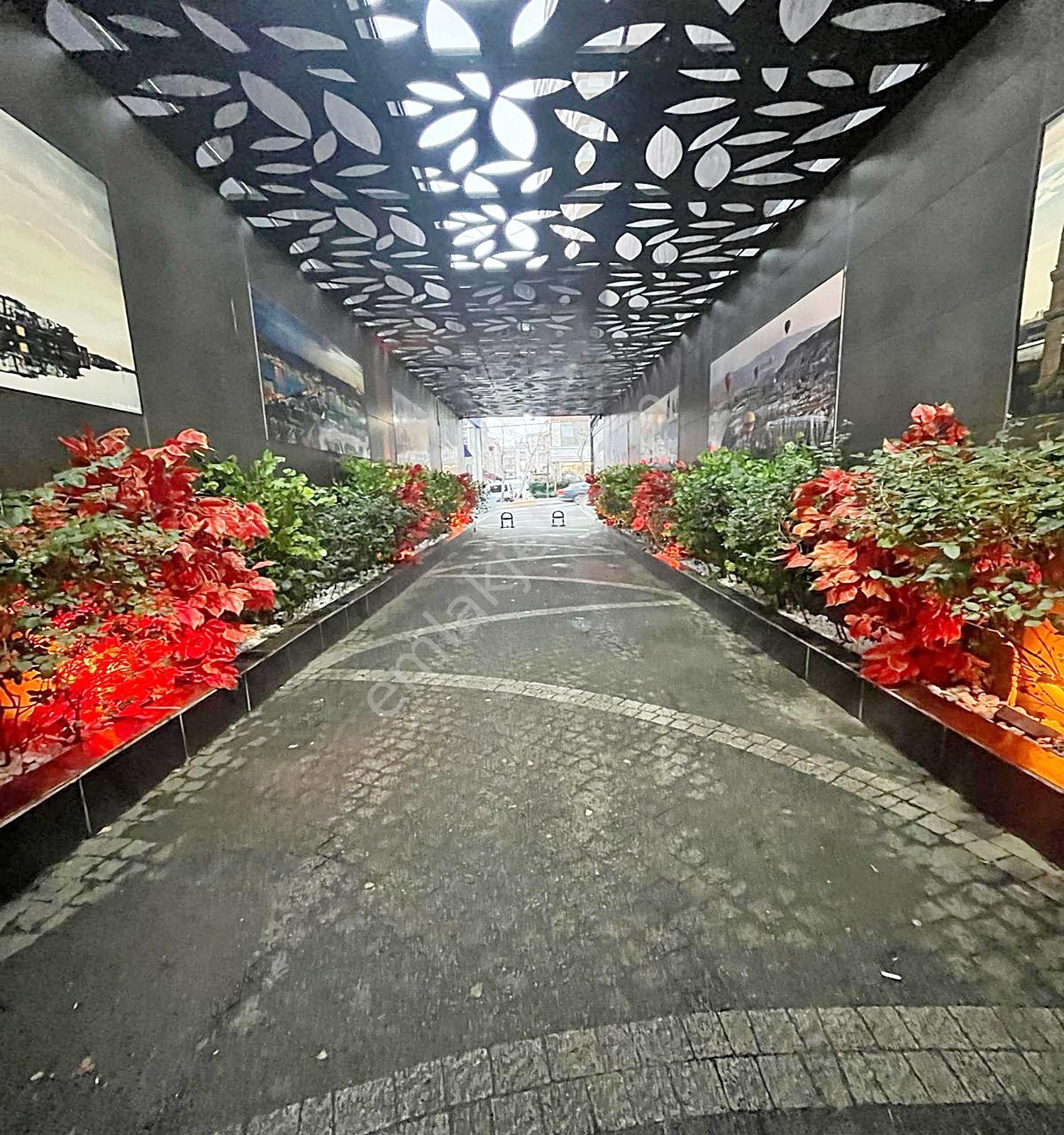 Beylikdüzü Bölgesinde Avm Metrobüs Çok Yakın Site İçinde 1+1 Satılık Fırsat Daire - Görsel 4