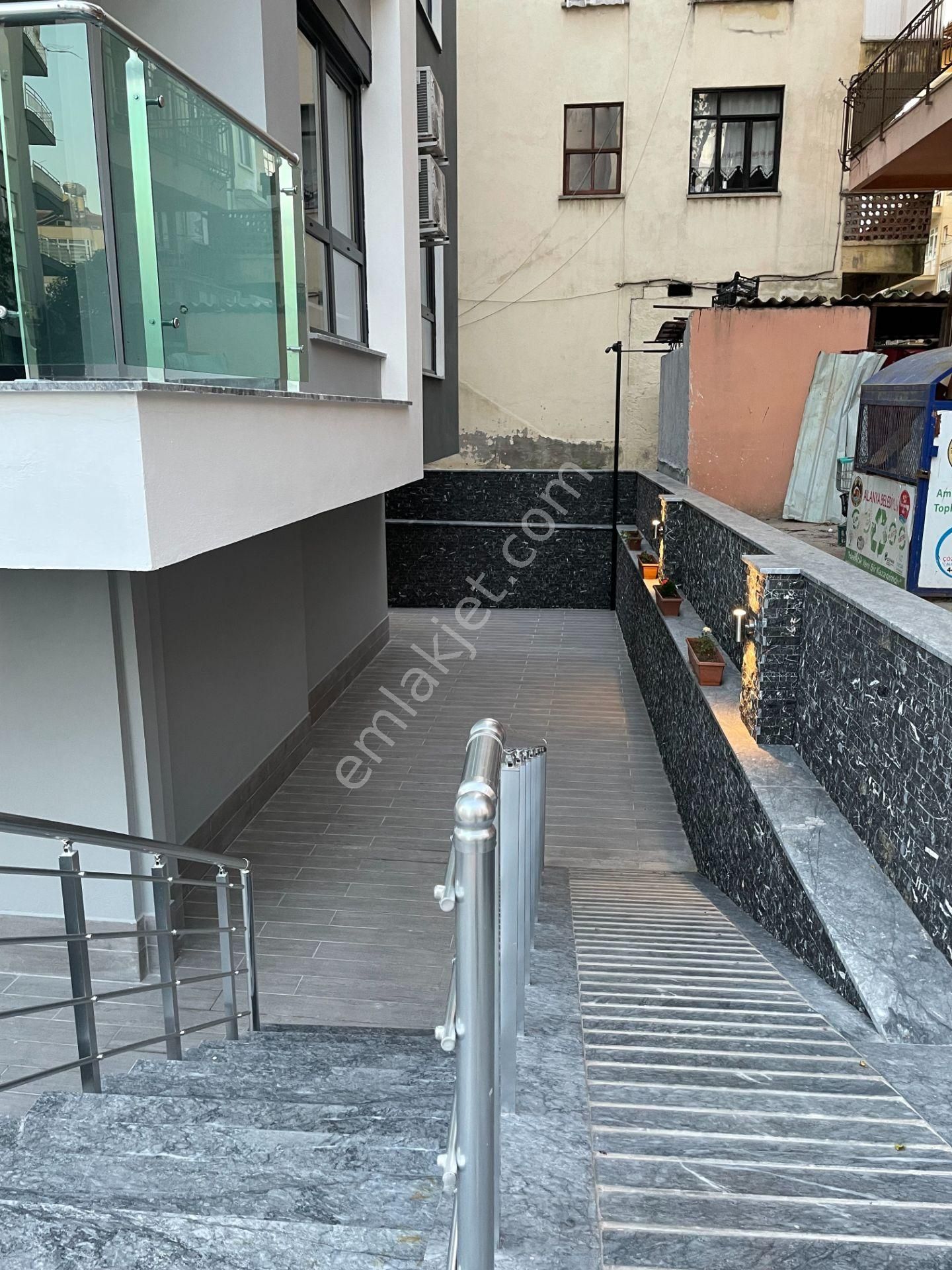 Alanya Merkezde Full Eşyalı Lüks Kiralık Daire - Görsel 12