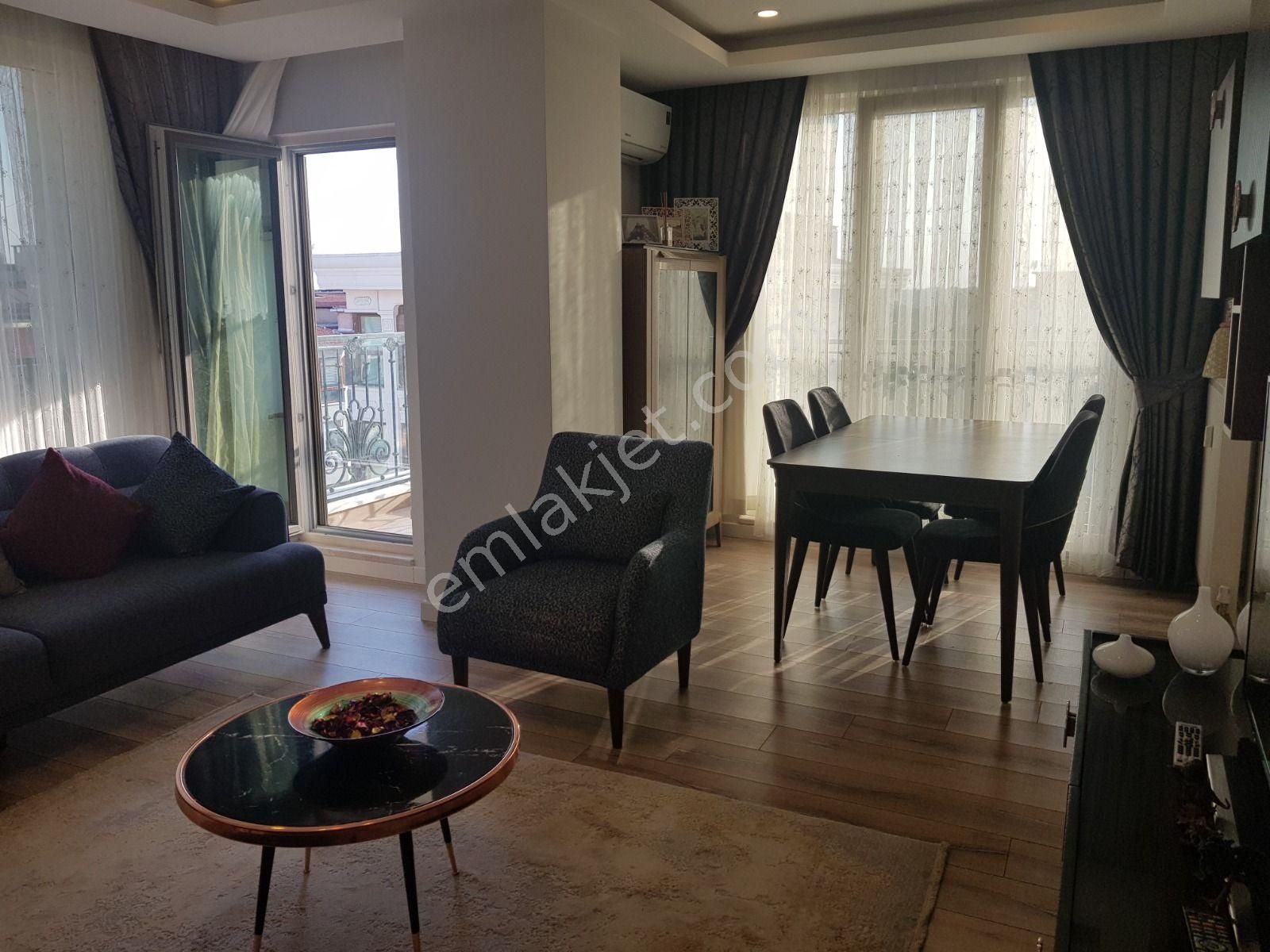 Bakırköy Zuhuratbaba Satılık Apartman Dairesi Bakırköy İncirli Ana Caddede Yangın Merdivenli Depolu 3+1 Güney Daire