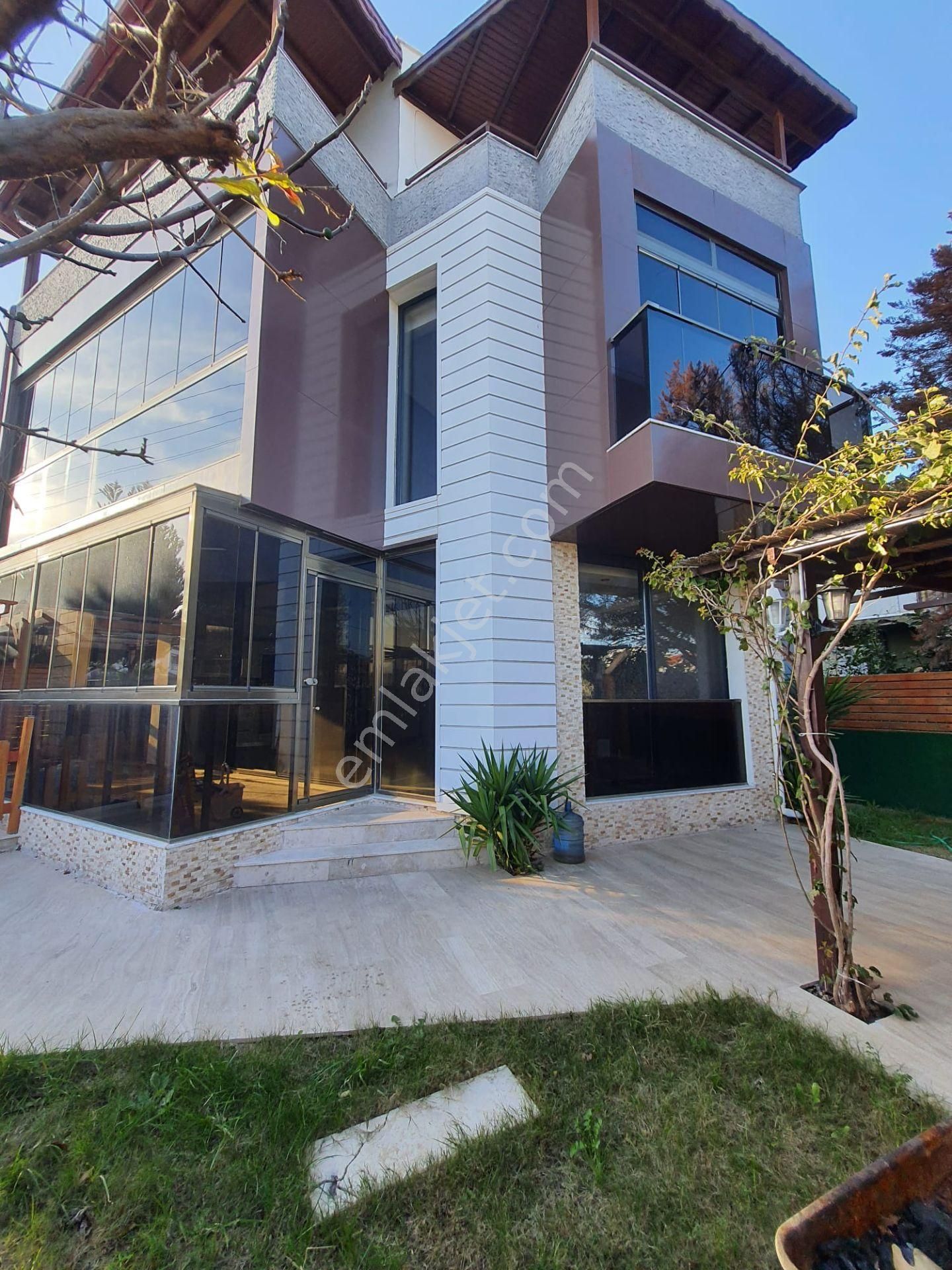 Urla Zeytinalanı Satılık Villa  GLC | Real Estate WorkPlace'TEN İZMİR URLA ZEYTİNALANI 3+1 HAVUZLU SATILIK VİLLA !