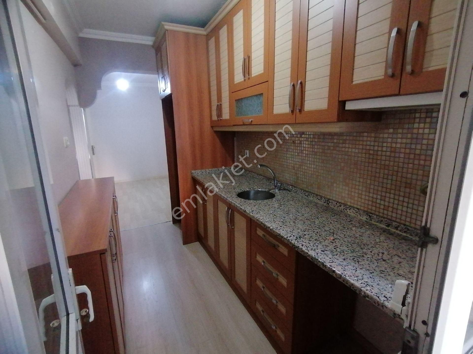 Güngören Akıncılar Kiralık Daire Kiralık 3+1 Bakımlı Masrafsız Yüksek Giriş Daire Akıncılar Mh. Posta Cd