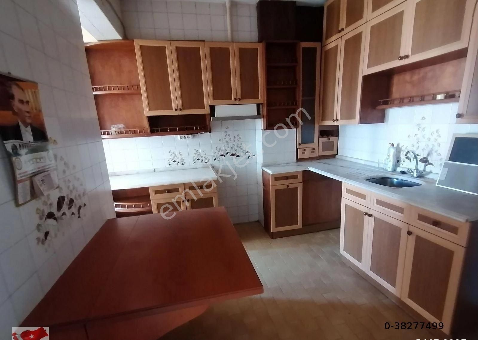 Bakırköy Kartaltepe Kiralık Daire mukadder selimden b.köy kartaltepede 90m2 son kat 2+1 daire