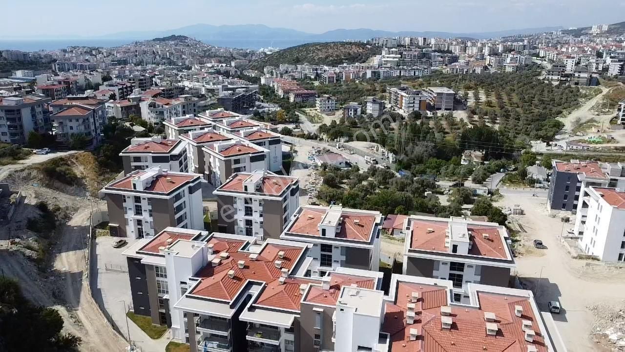 Kuşadası Değirmendere Satılık Daire Kuşadasında Havuzlu Güvenlikli Sitede Eşyalı Satılık 2+1 Daire