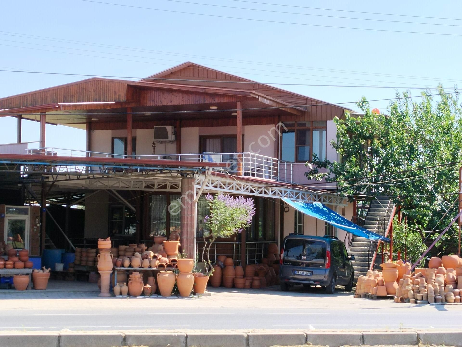 Sultanhisar Atça Satılık Daire karayolu üzerinde acill satılık bahçe için de iki katlı ev