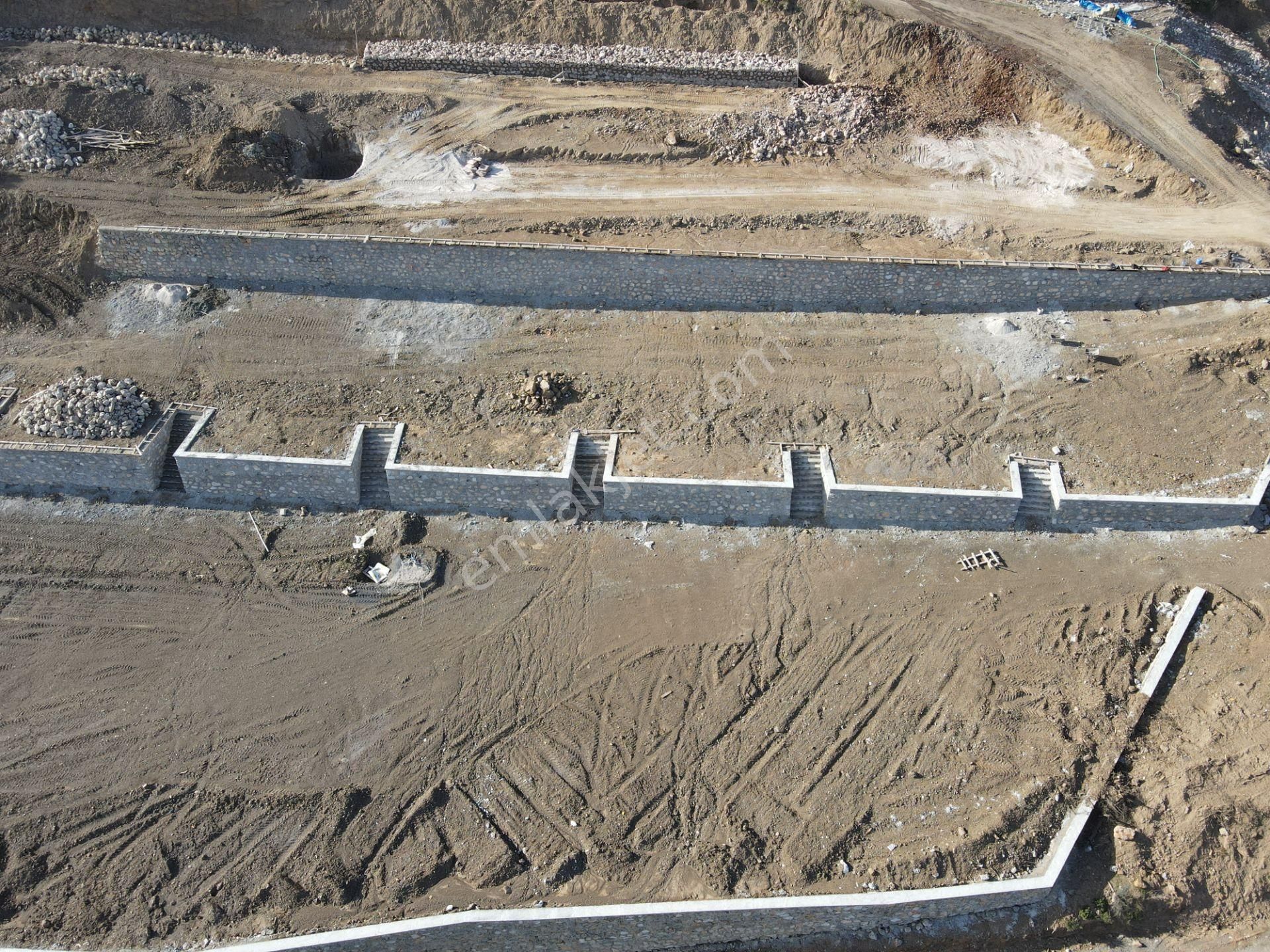 Çatalca'da Satılık 251 M2 Tapulu Taş Duvar Çevrili Doğa Harikası Bahçeler - Görsel 8