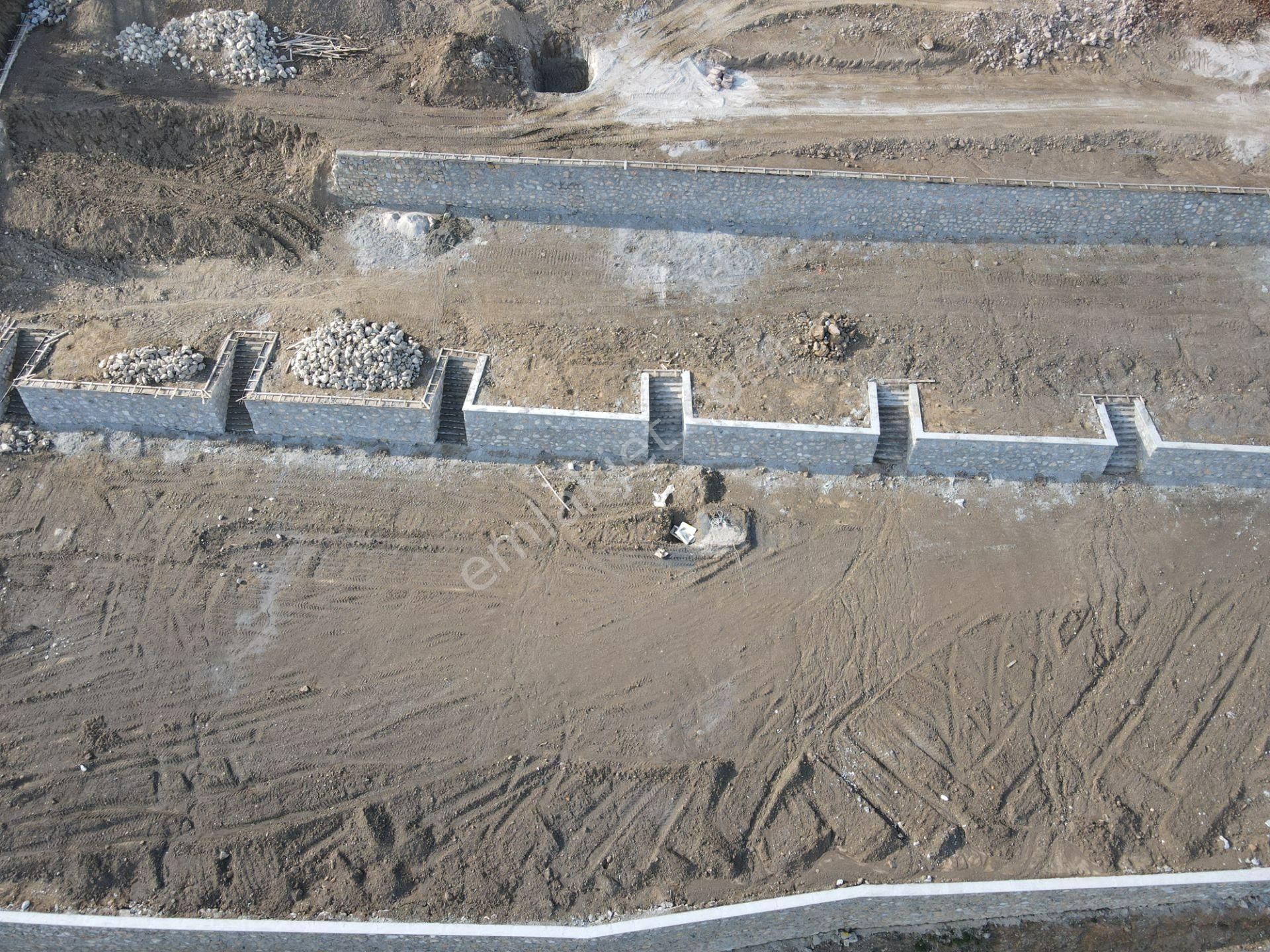 Çatalca'da Satılık 251 M2 Tapulu Taş Duvar Çevrili Doğa Harikası Bahçeler - Görsel 19