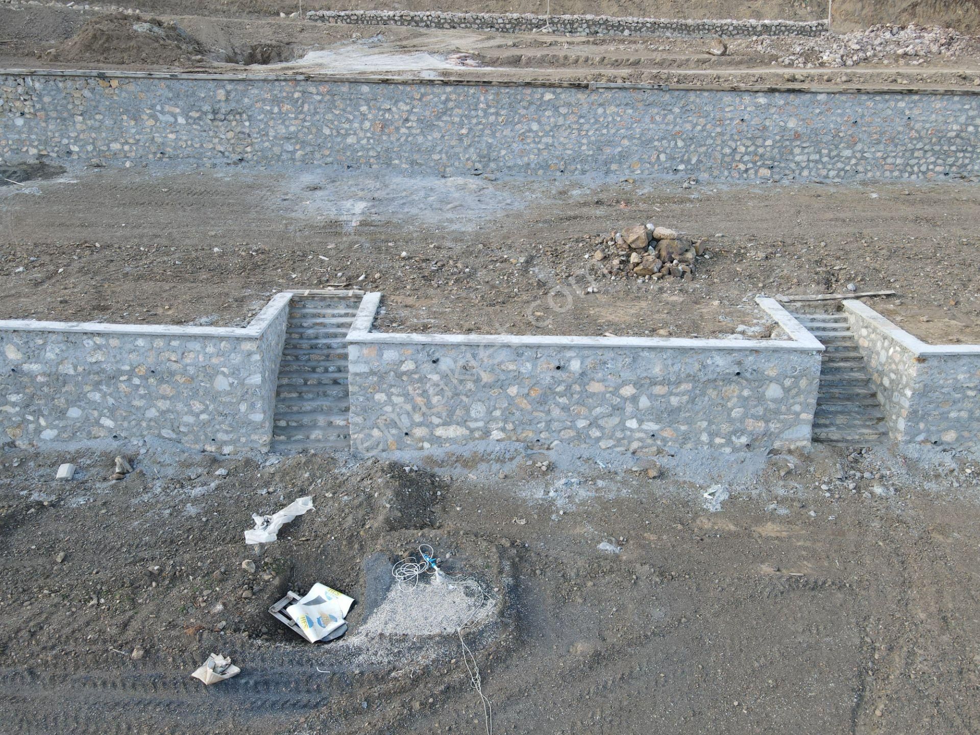Çatalca'da Satılık 251 M2 Tapulu Taş Duvar Çevrili Doğa Harikası Bahçeler - Görsel 4
