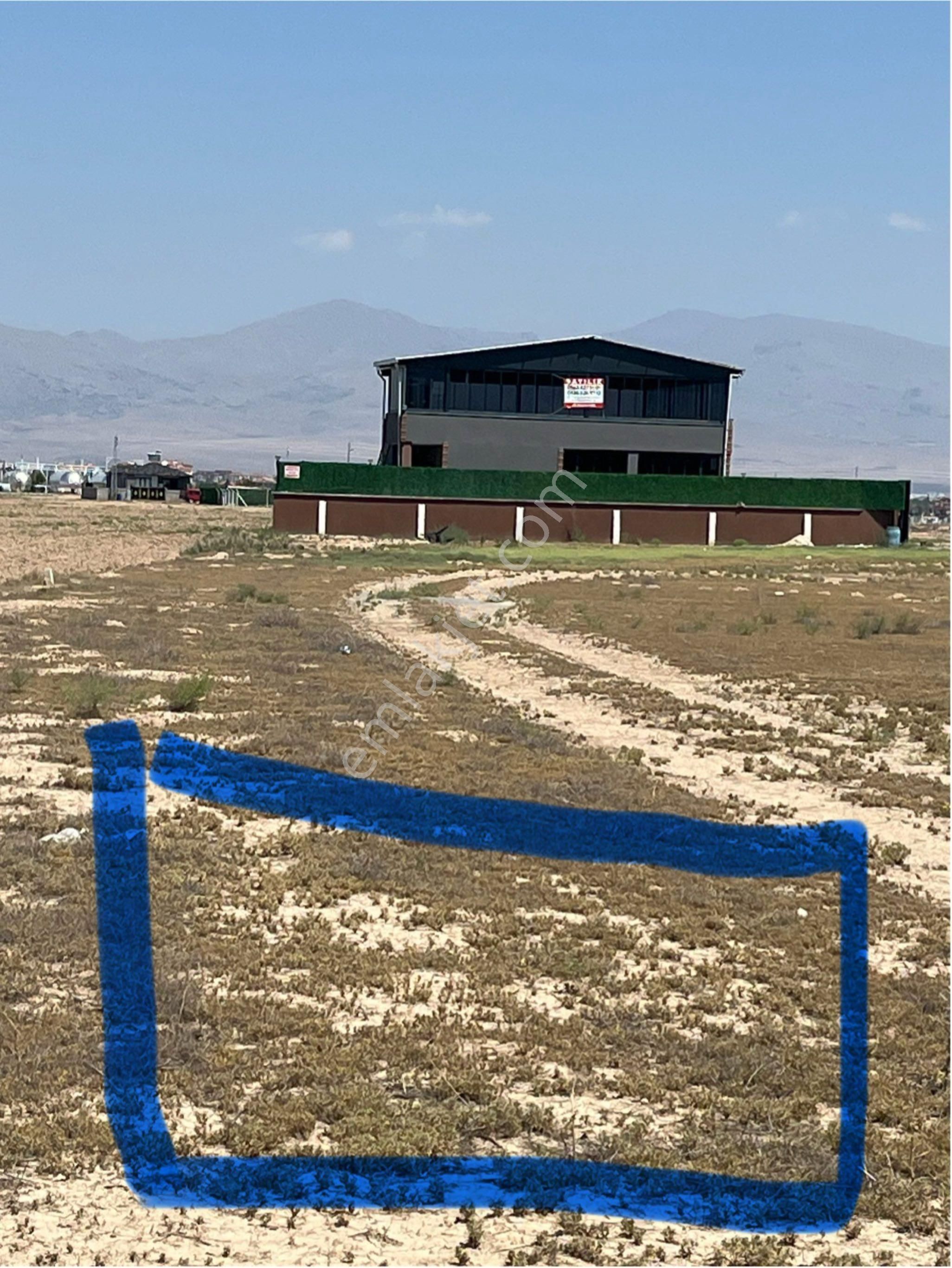 Kemerhisarda Yaylalık Villalık Büyük Arsa 699m2